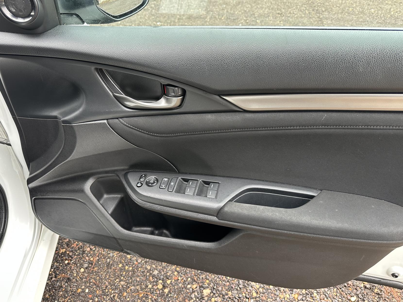 Honda Civic 1.0 VTEC Turbo SR Hatchback 5dr Petrol CVT Euro 6 (s/s) (129 ps)