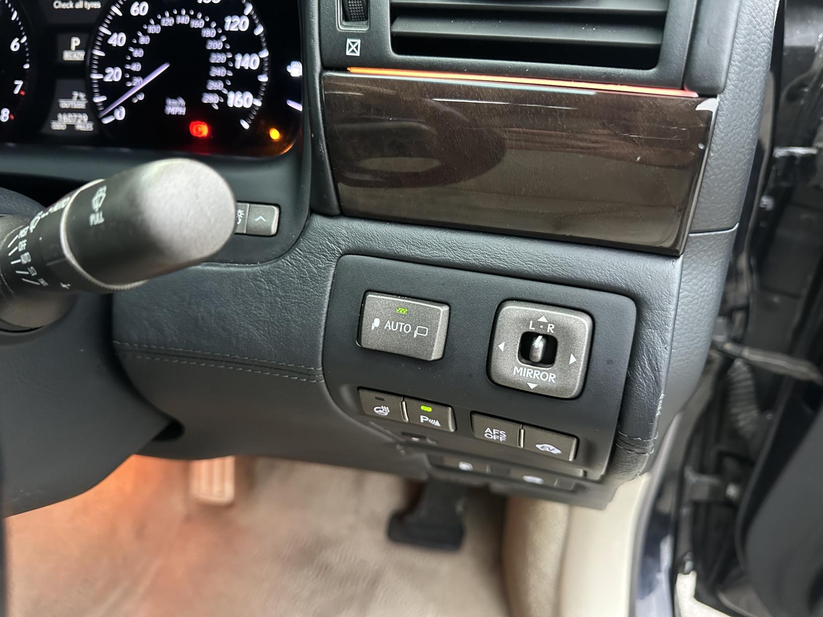 Lexus LS 5.0 600h V8 L RSR Saloon 4dr Petrol Hybrid CVT 4WD Euro 5 (s/s) (445 ps)