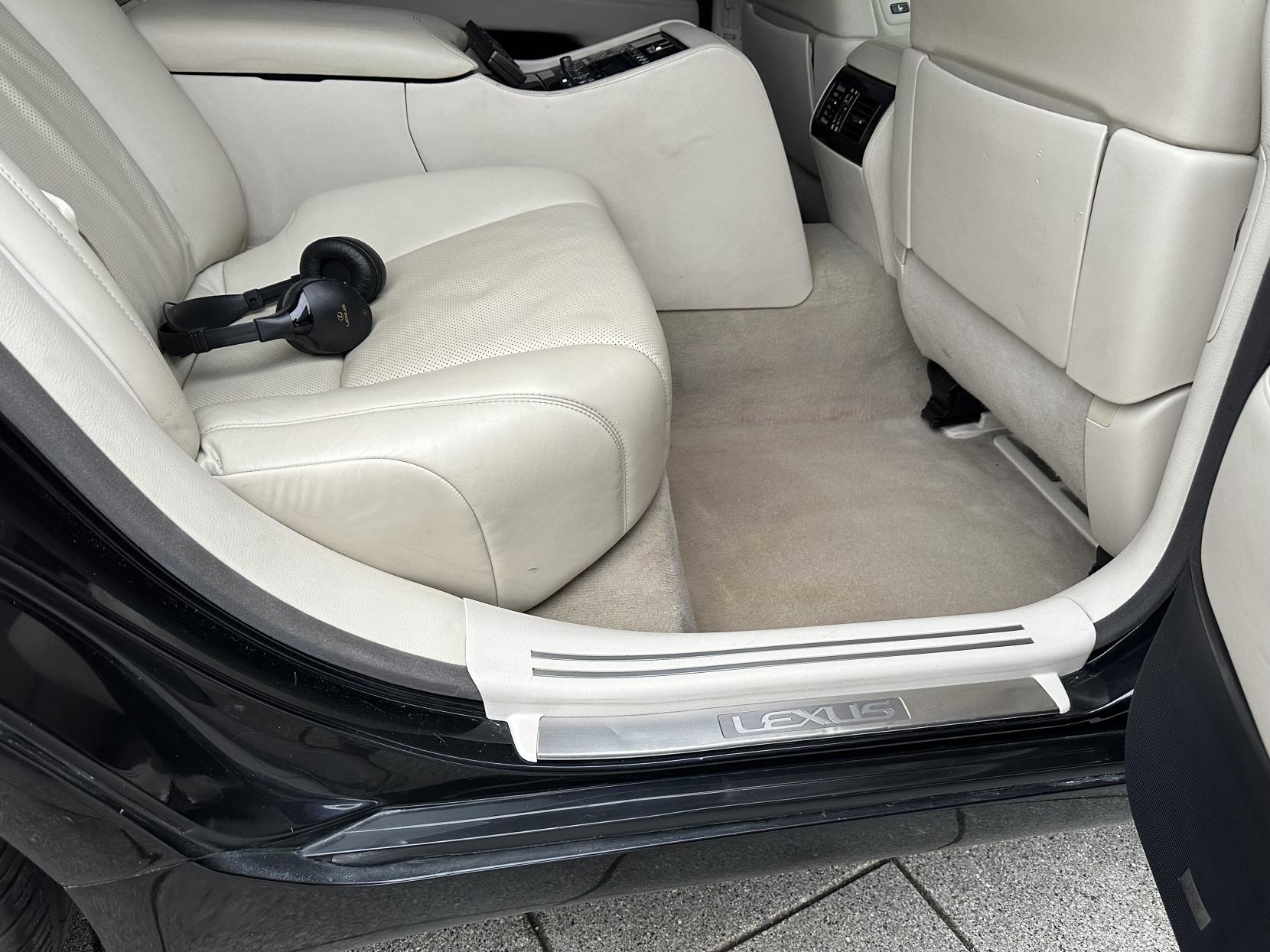 Lexus LS 5.0 600h V8 L RSR Saloon 4dr Petrol Hybrid CVT 4WD Euro 5 (s/s) (445 ps)