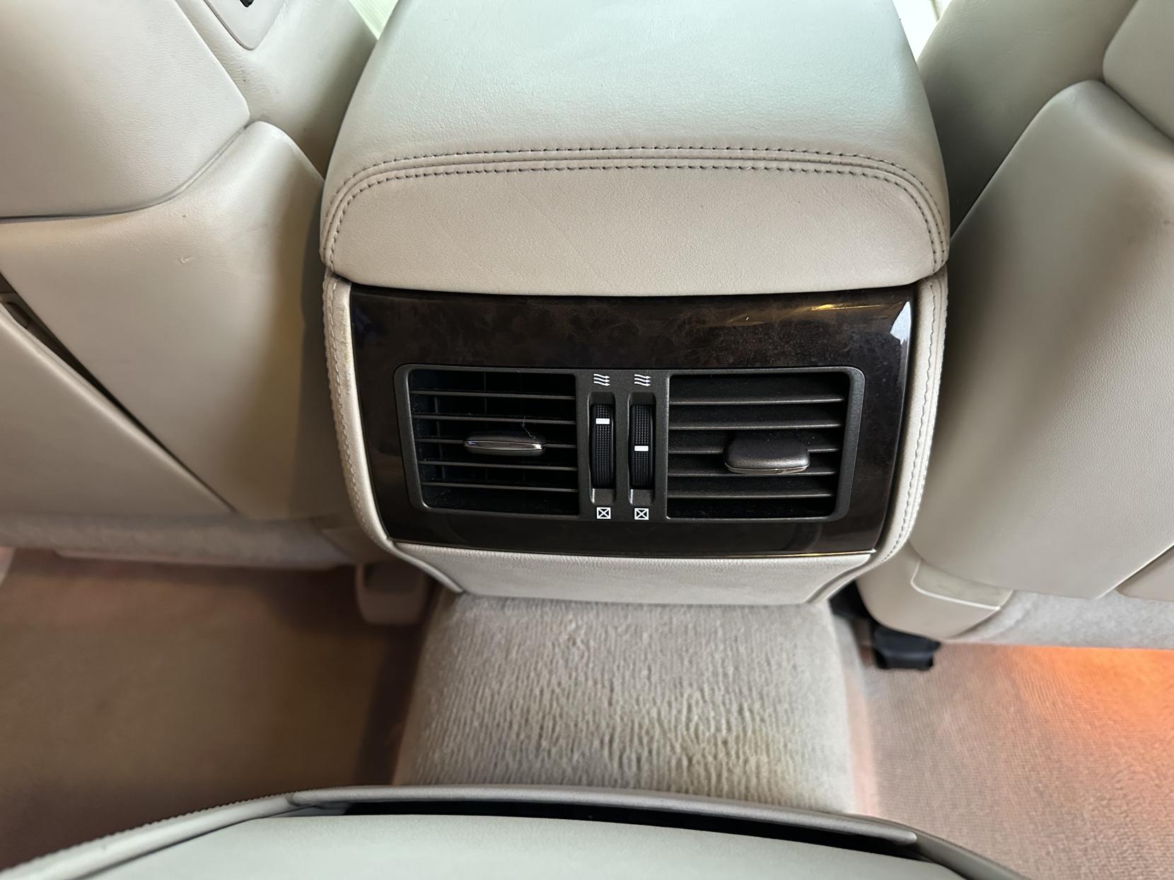 Lexus LS 5.0 600h V8 L RSR Saloon 4dr Petrol Hybrid CVT 4WD Euro 5 (s/s) (445 ps)