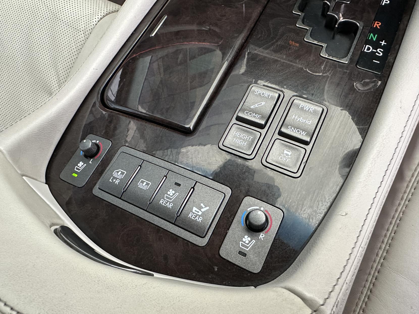 Lexus LS 5.0 600h V8 L RSR Saloon 4dr Petrol Hybrid CVT 4WD Euro 5 (s/s) (445 ps)