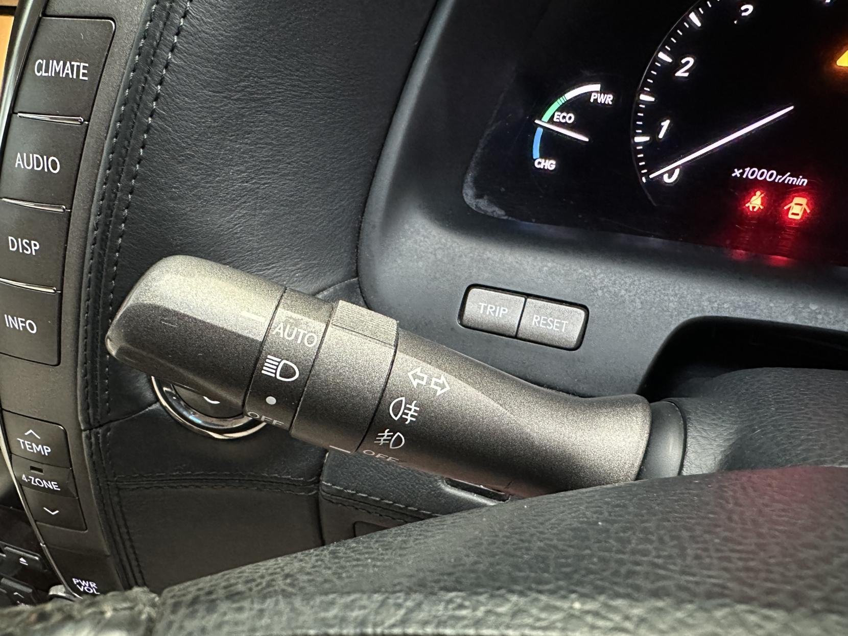 Lexus LS 5.0 600h V8 L RSR Saloon 4dr Petrol Hybrid CVT 4WD Euro 5 (s/s) (445 ps)