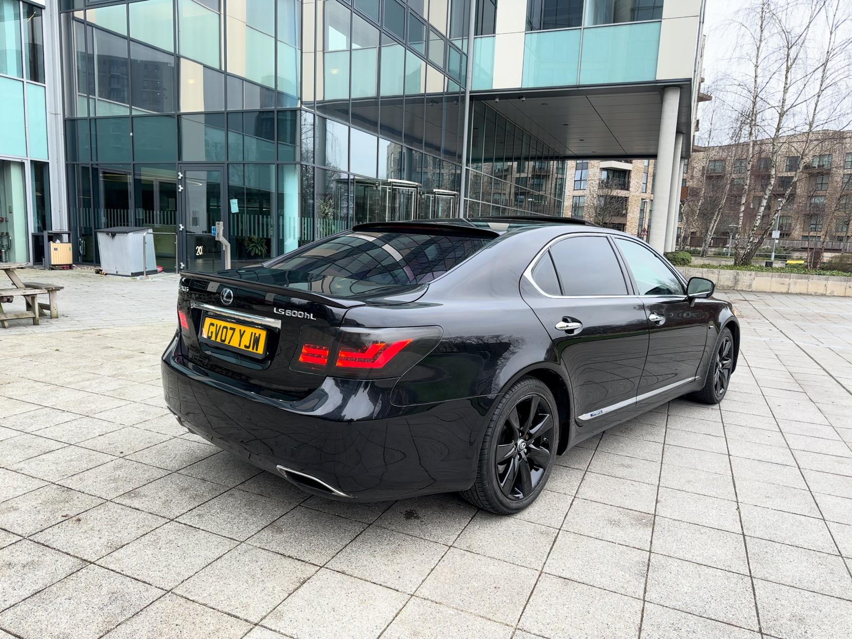 Lexus LS 5.0 600h V8 L RSR Saloon 4dr Petrol Hybrid CVT 4WD Euro 5 (s/s) (445 ps)