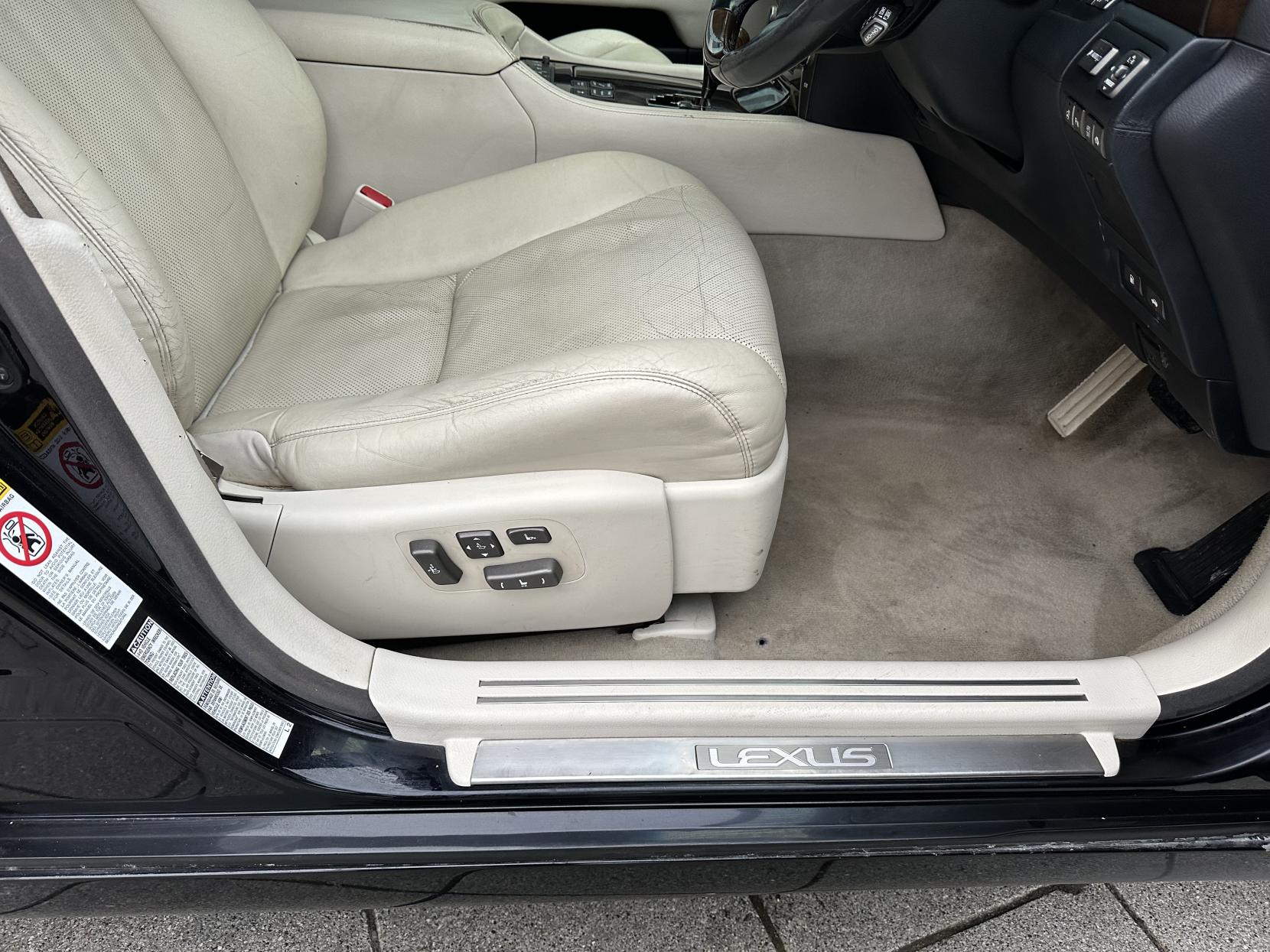 Lexus LS 5.0 600h V8 L RSR Saloon 4dr Petrol Hybrid CVT 4WD Euro 5 (s/s) (445 ps)