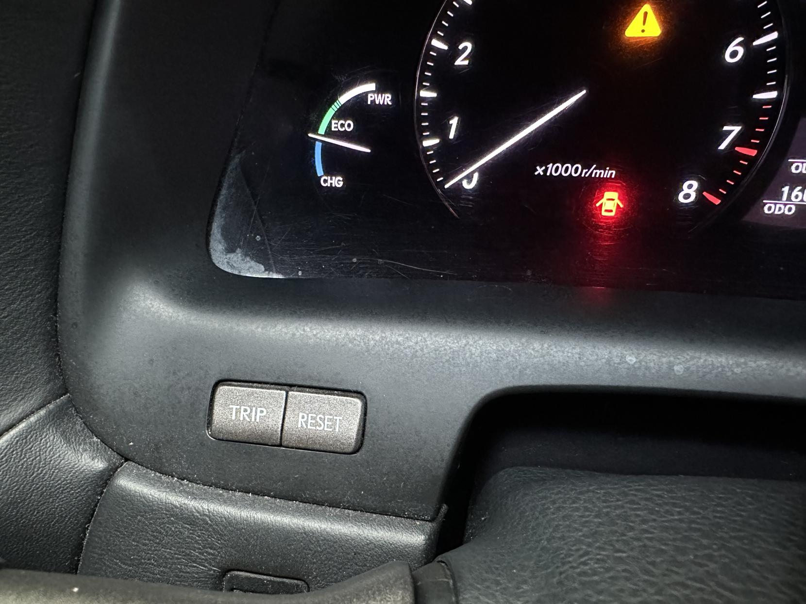 Lexus LS 5.0 600h V8 L RSR Saloon 4dr Petrol Hybrid CVT 4WD Euro 5 (s/s) (445 ps)