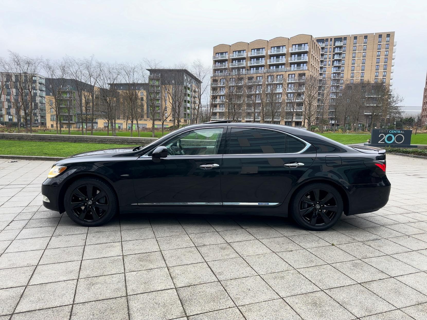 Lexus LS 5.0 600h V8 L RSR Saloon 4dr Petrol Hybrid CVT 4WD Euro 5 (s/s) (445 ps)