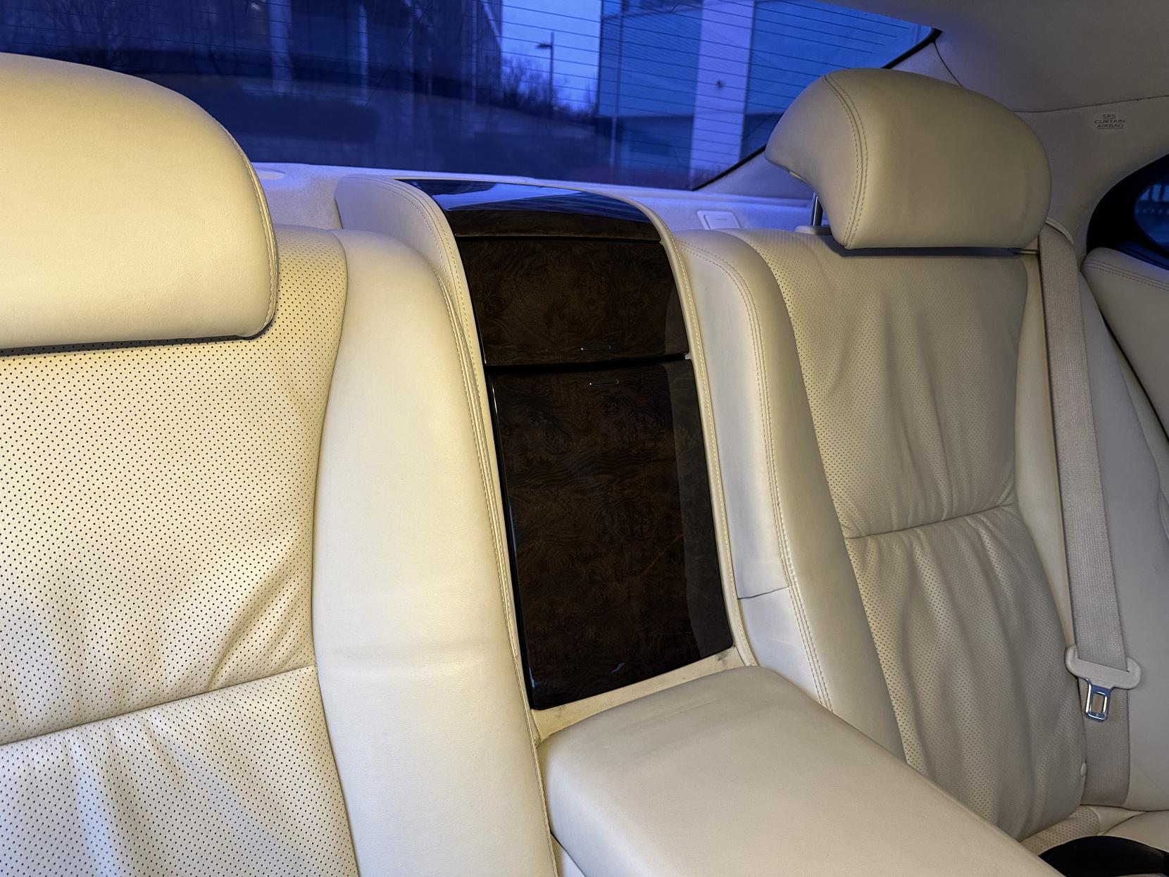 Lexus LS 5.0 600h V8 L RSR Saloon 4dr Petrol Hybrid CVT 4WD Euro 5 (s/s) (445 ps)