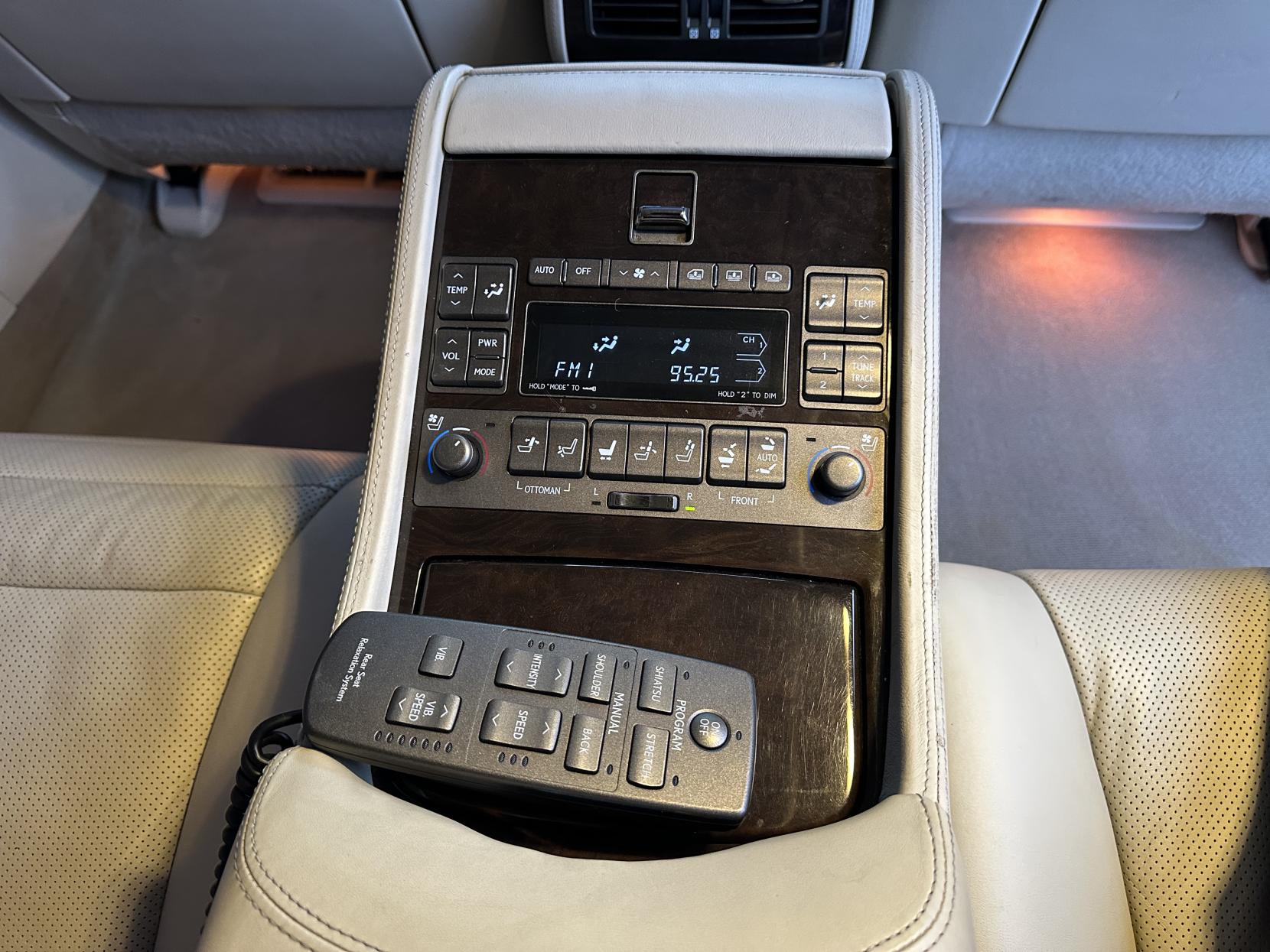 Lexus LS 5.0 600h V8 L RSR Saloon 4dr Petrol Hybrid CVT 4WD Euro 5 (s/s) (445 ps)