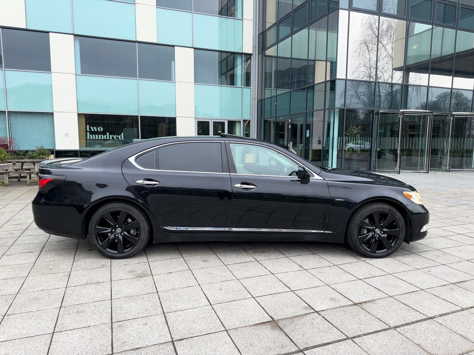 Lexus LS 5.0 600h V8 L RSR Saloon 4dr Petrol Hybrid CVT 4WD Euro 5 (s/s) (445 ps)