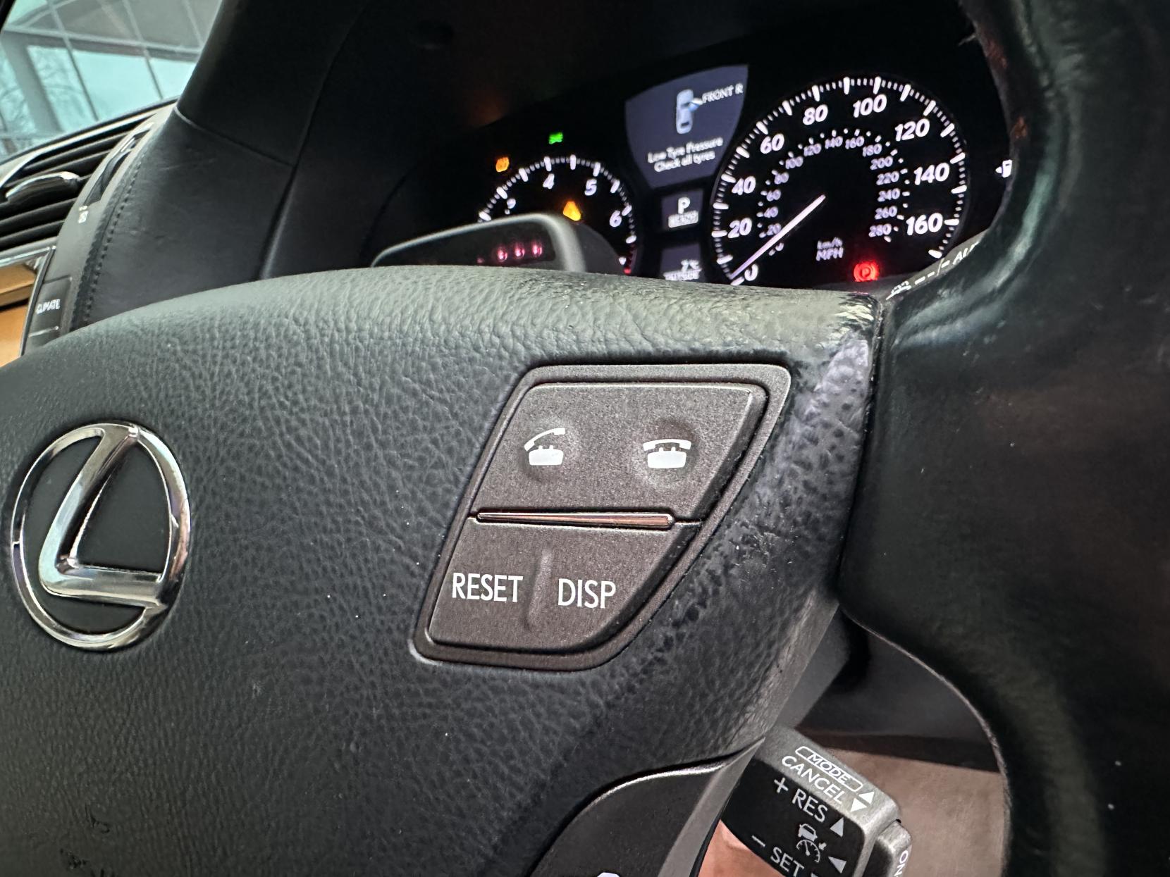 Lexus LS 5.0 600h V8 L RSR Saloon 4dr Petrol Hybrid CVT 4WD Euro 5 (s/s) (445 ps)