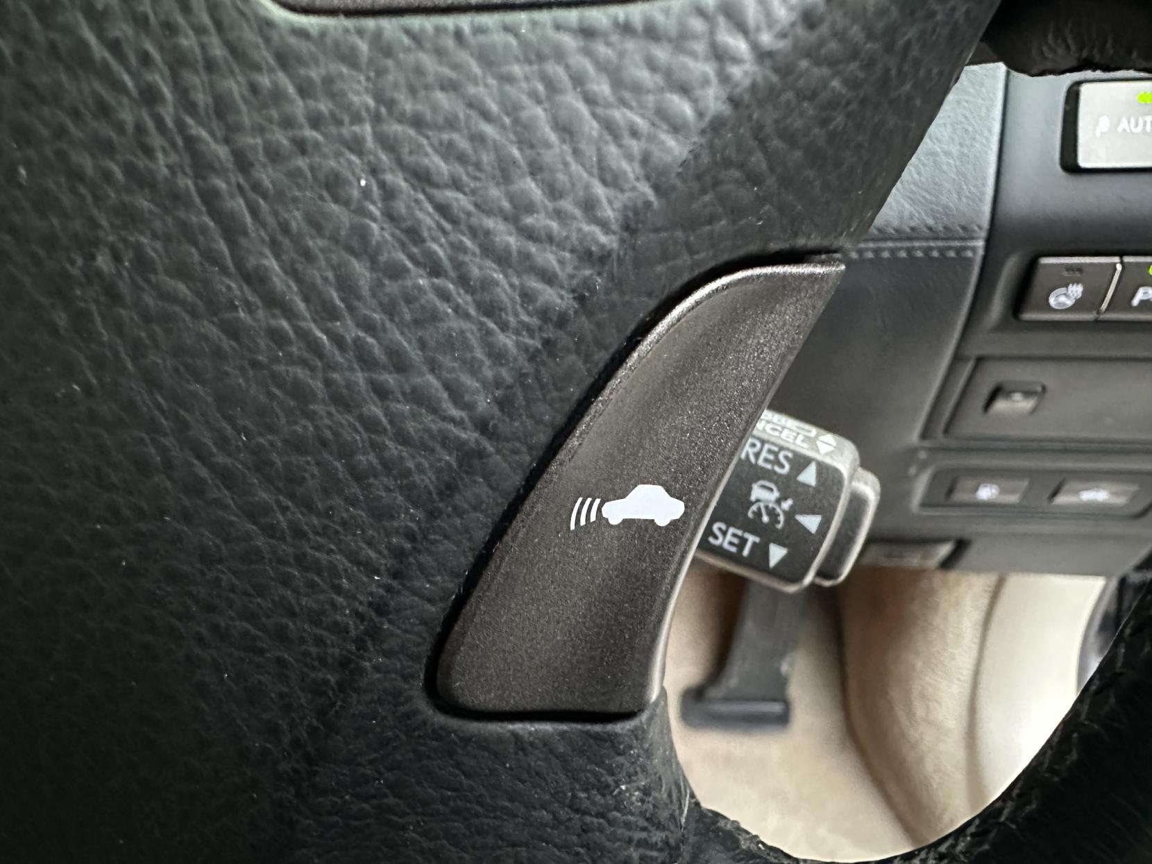 Lexus LS 5.0 600h V8 L RSR Saloon 4dr Petrol Hybrid CVT 4WD Euro 5 (s/s) (445 ps)