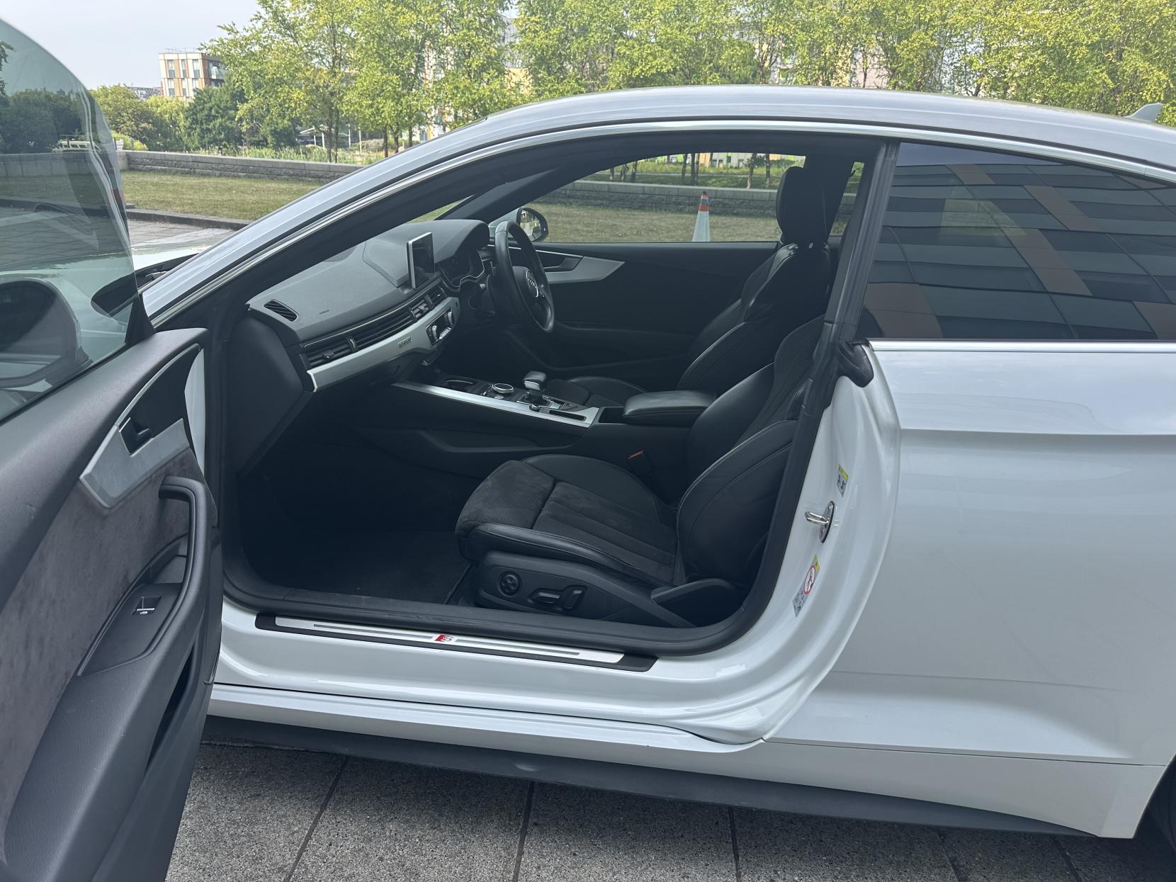 Audi A5 2.0 TDI S line Coupe 2dr Diesel S Tronic quattro Euro 6 (s/s) (190 ps)