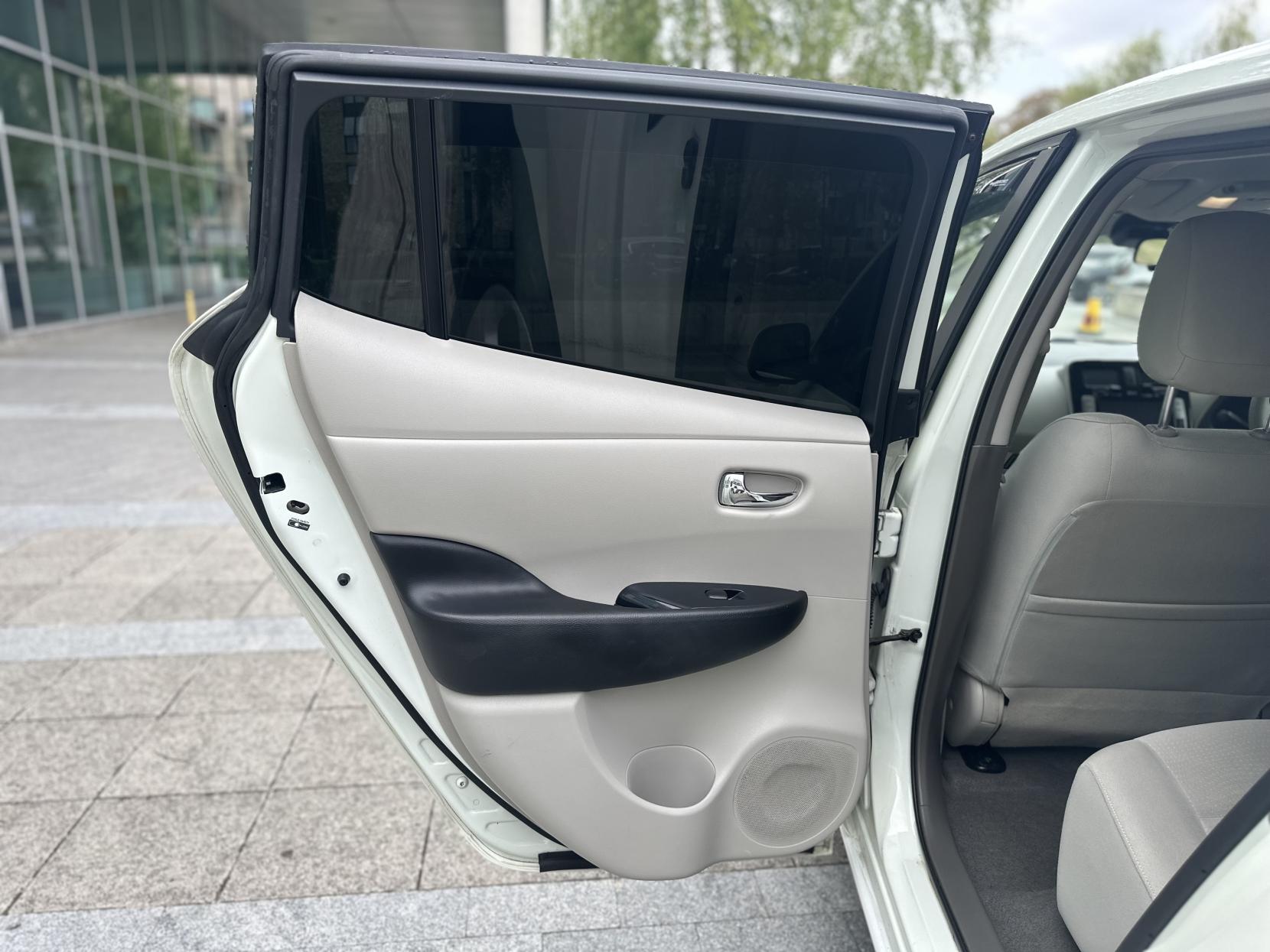 Nissan Leaf 24kWh Hatchback 5dr Electric Auto (107 bhp)