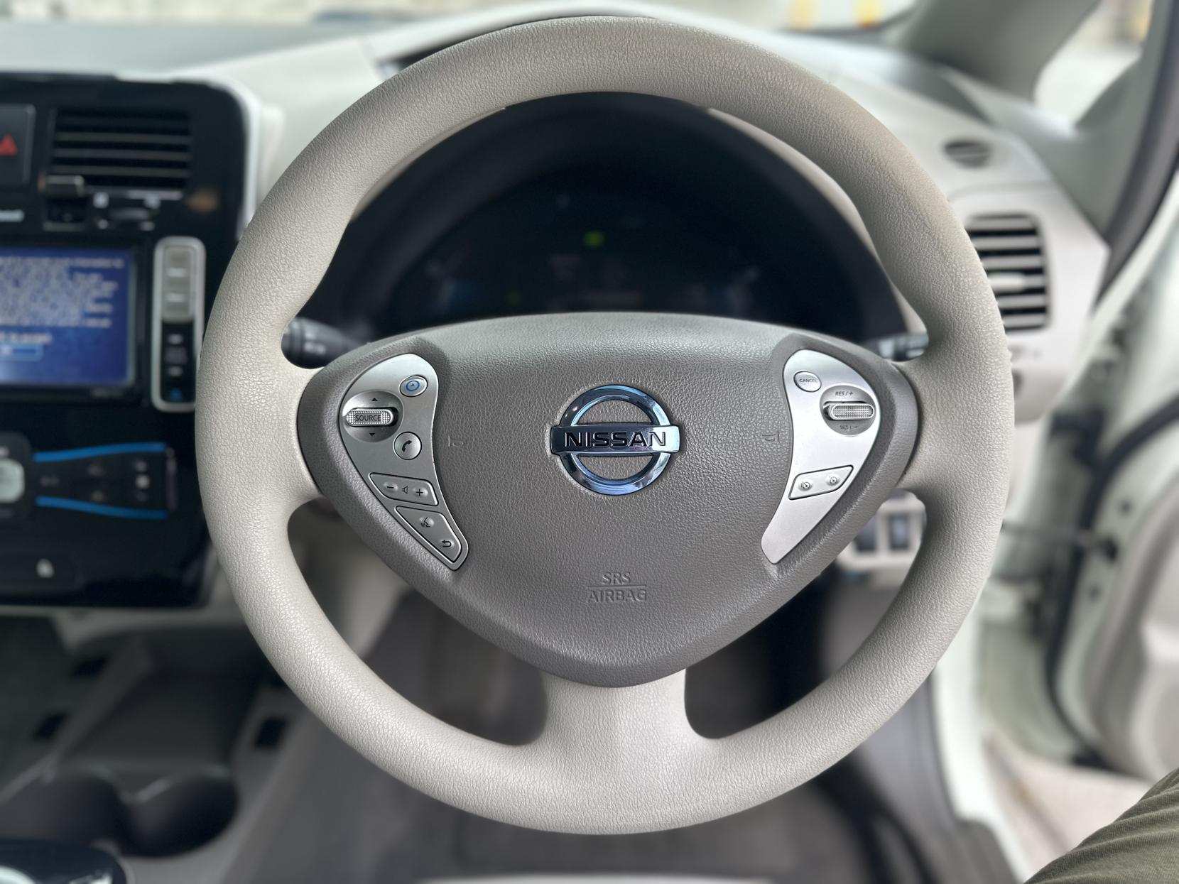 Nissan Leaf 24kWh Hatchback 5dr Electric Auto (107 bhp)