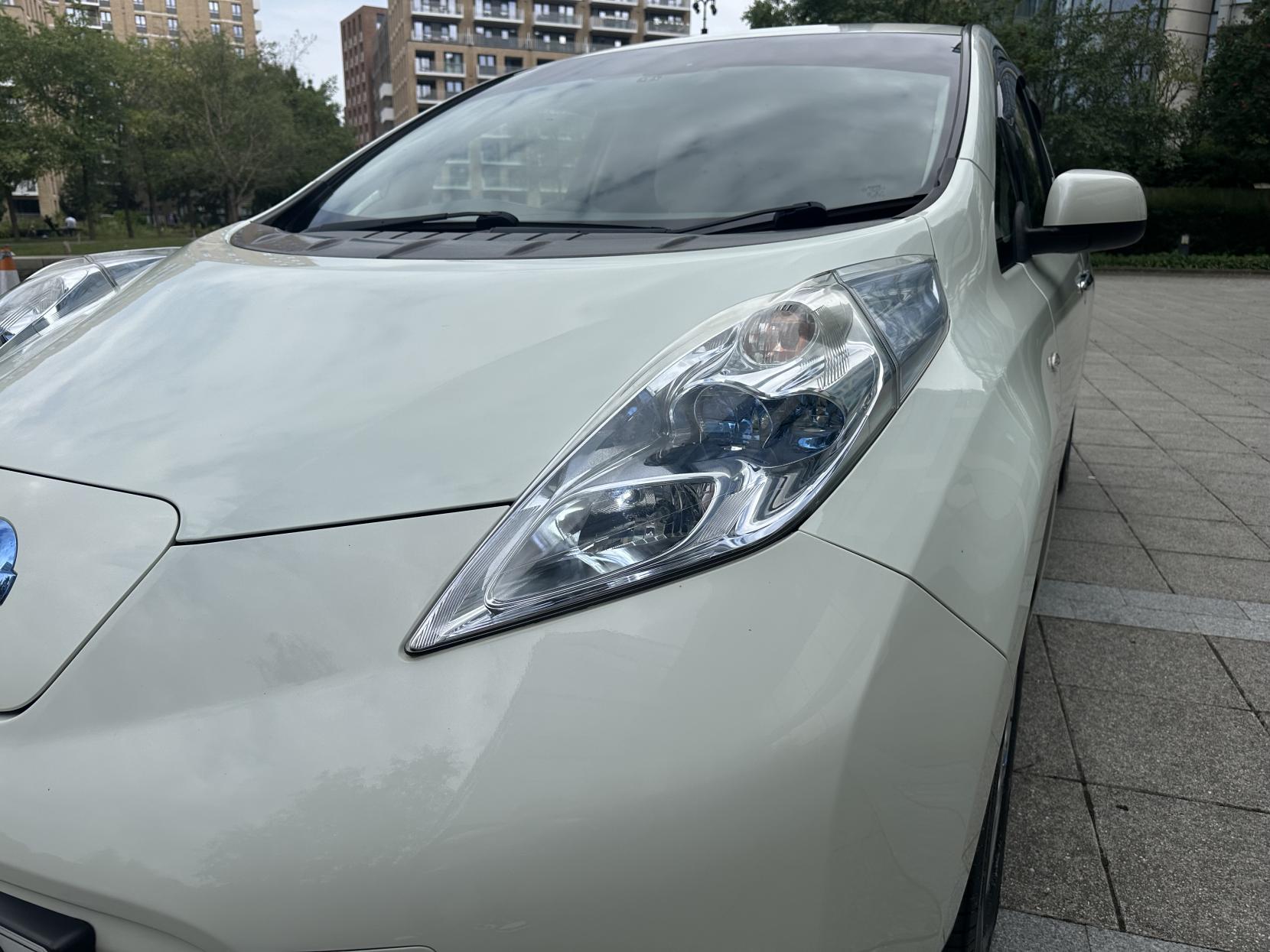 Nissan Leaf 24kWh Hatchback 5dr Electric Auto (107 bhp)