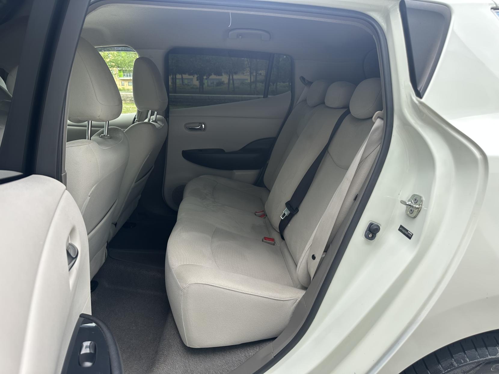 Nissan Leaf 24kWh Hatchback 5dr Electric Auto (107 bhp)