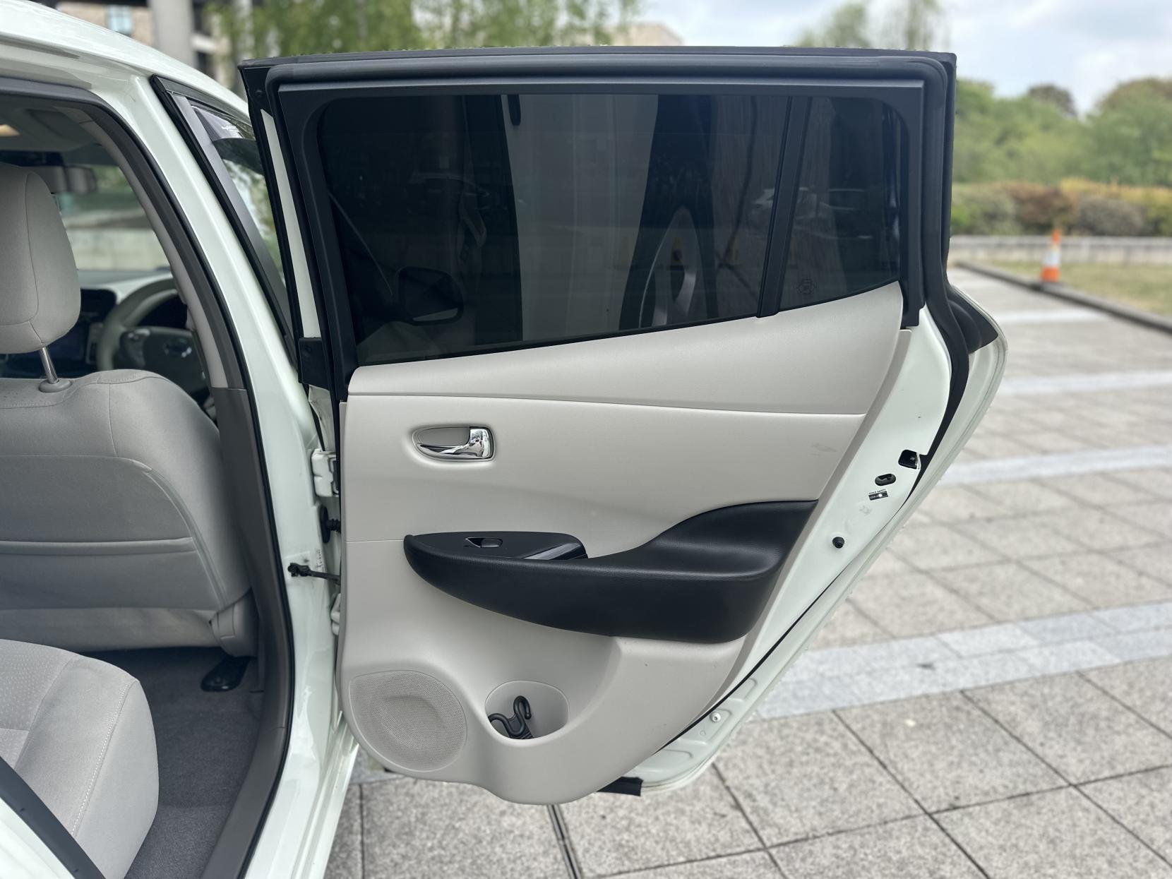 Nissan Leaf 24kWh Hatchback 5dr Electric Auto (107 bhp)