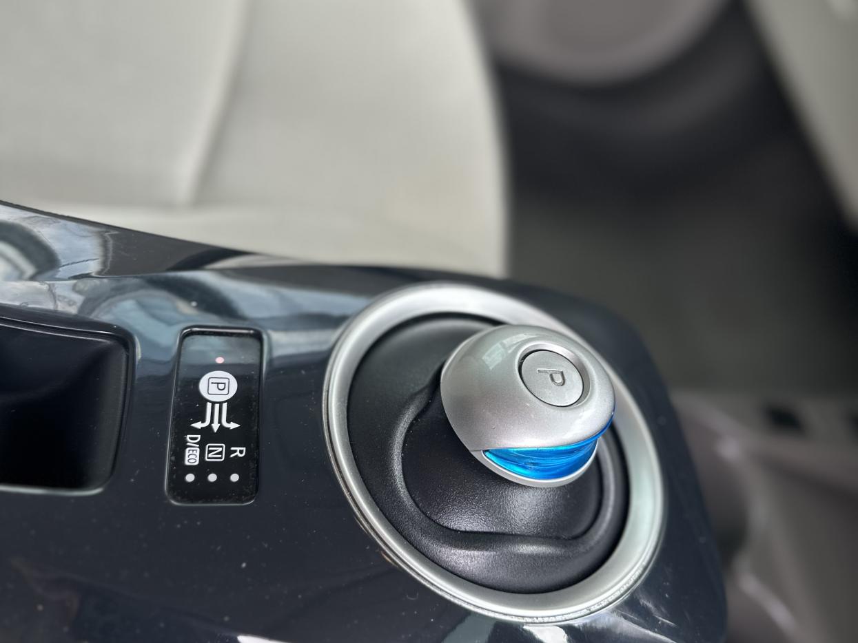 Nissan Leaf 24kWh Hatchback 5dr Electric Auto (107 bhp)