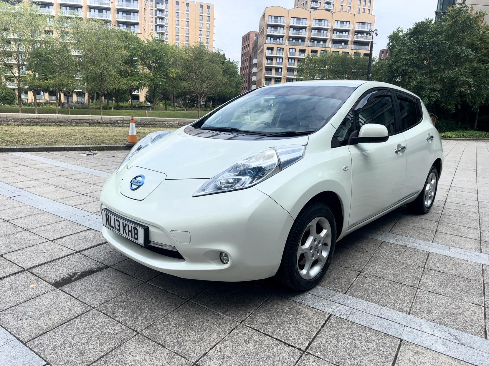 Nissan Leaf 24kWh Hatchback 5dr Electric Auto (107 bhp)