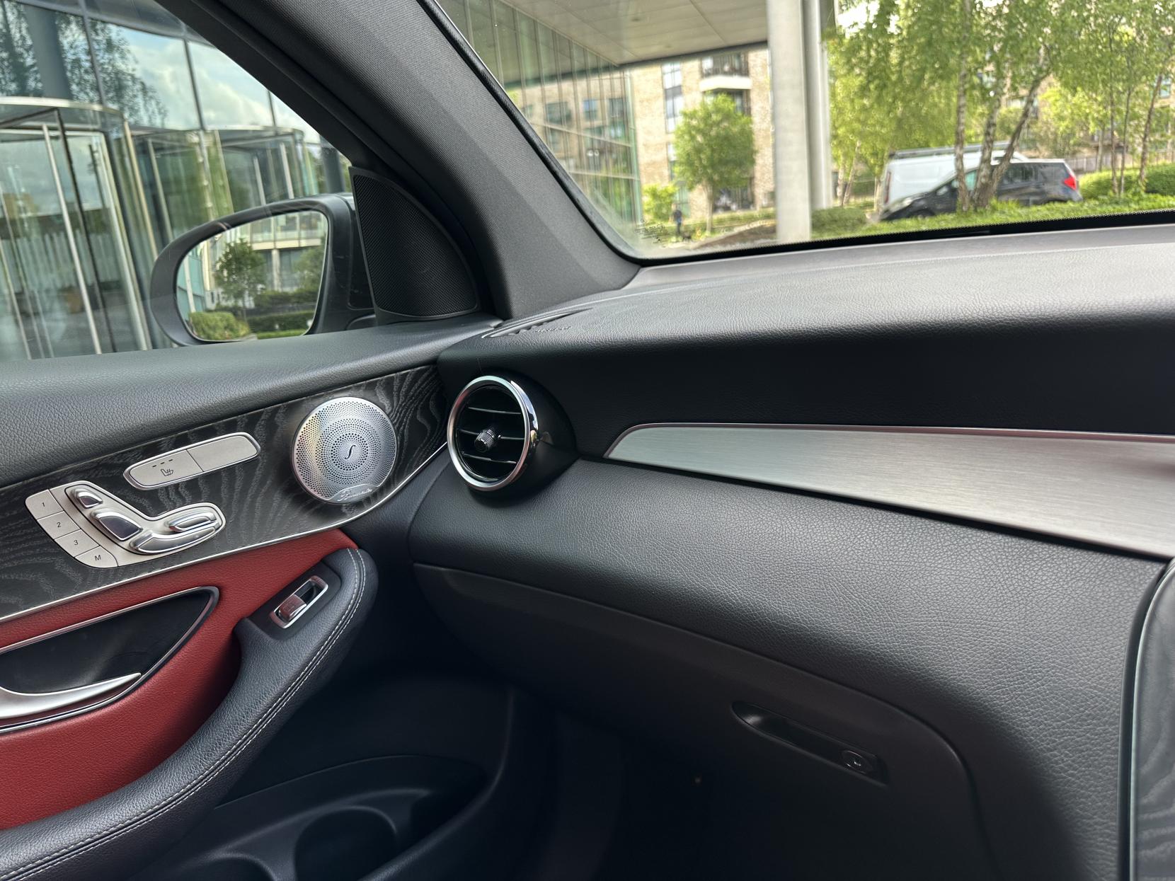 Mercedes-Benz GLC 3.0 GLC350d V6 AMG Line (Premium Plus) Coupe 5dr Diesel G-Tronic 4MATIC Euro 6 (s/s) (258 ps)