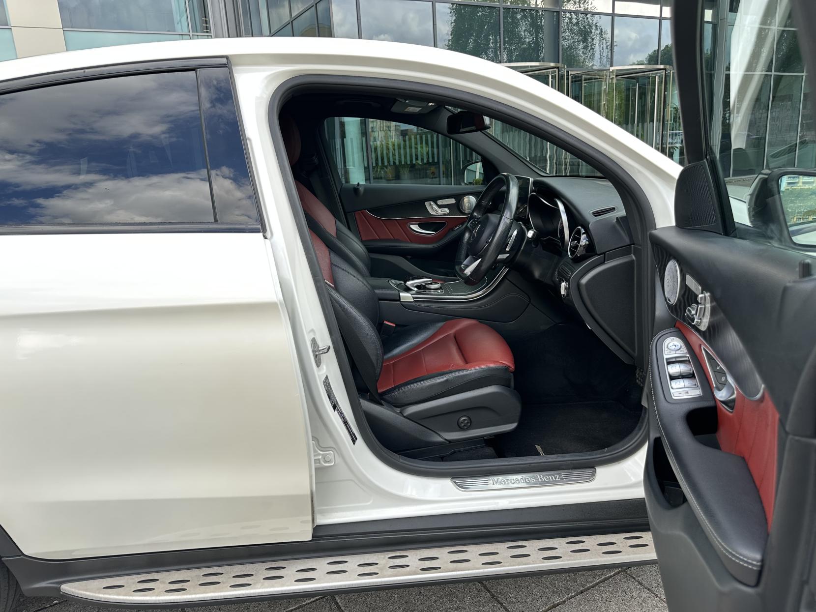 Mercedes-Benz GLC 3.0 GLC350d V6 AMG Line (Premium Plus) Coupe 5dr Diesel G-Tronic 4MATIC Euro 6 (s/s) (258 ps)