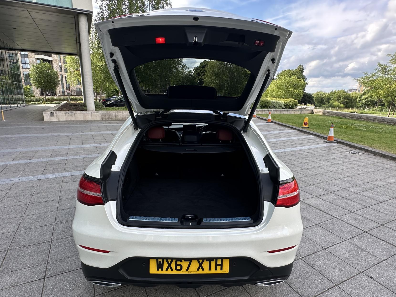 Mercedes-Benz GLC 3.0 GLC350d V6 AMG Line (Premium Plus) Coupe 5dr Diesel G-Tronic 4MATIC Euro 6 (s/s) (258 ps)