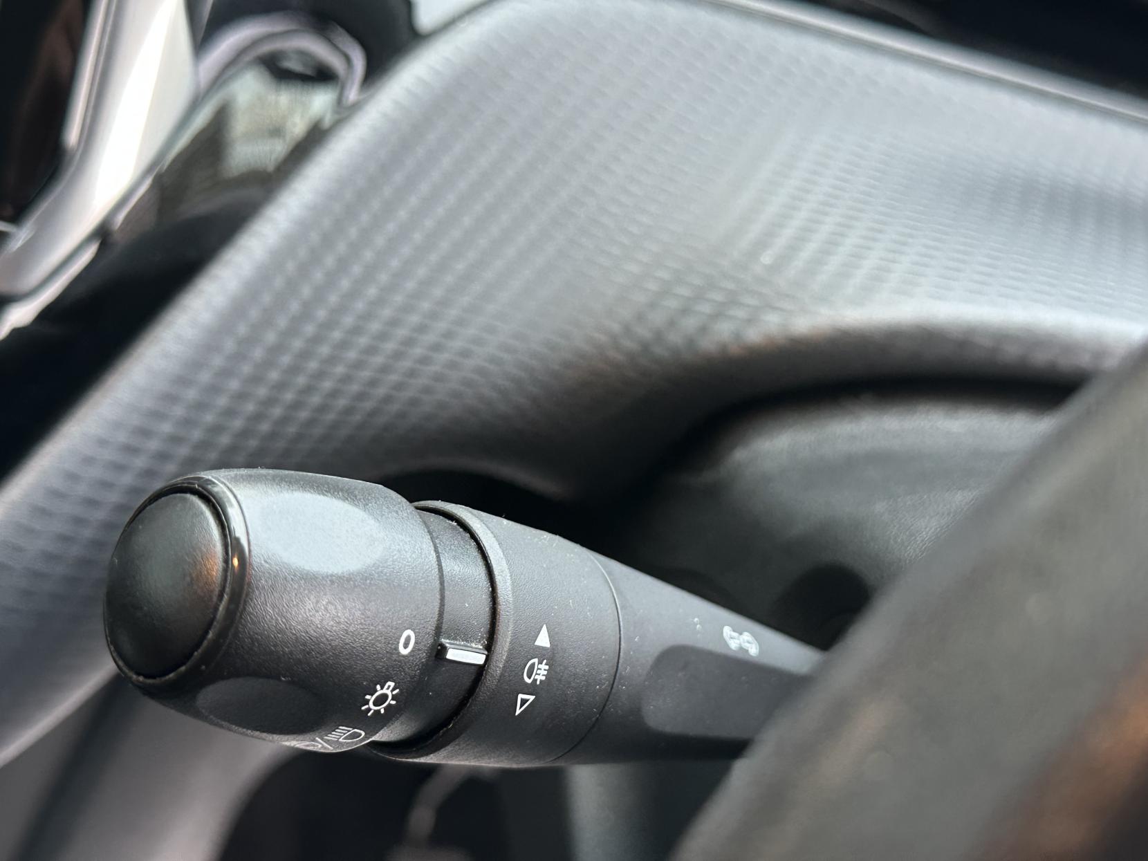 Peugeot 208 1.2 PureTech Active Hatchback 5dr Petrol Manual Euro 6 (82 ps)