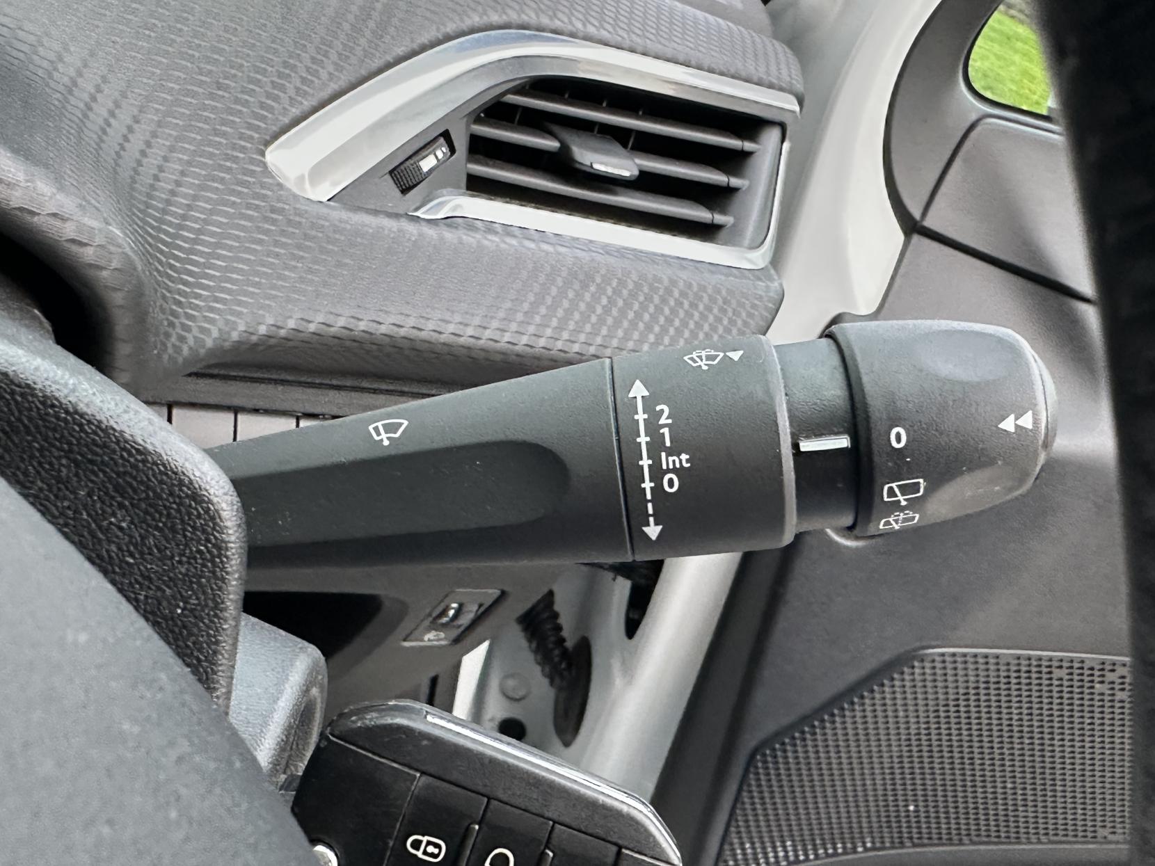 Peugeot 208 1.2 PureTech Active Hatchback 5dr Petrol Manual Euro 6 (82 ps)