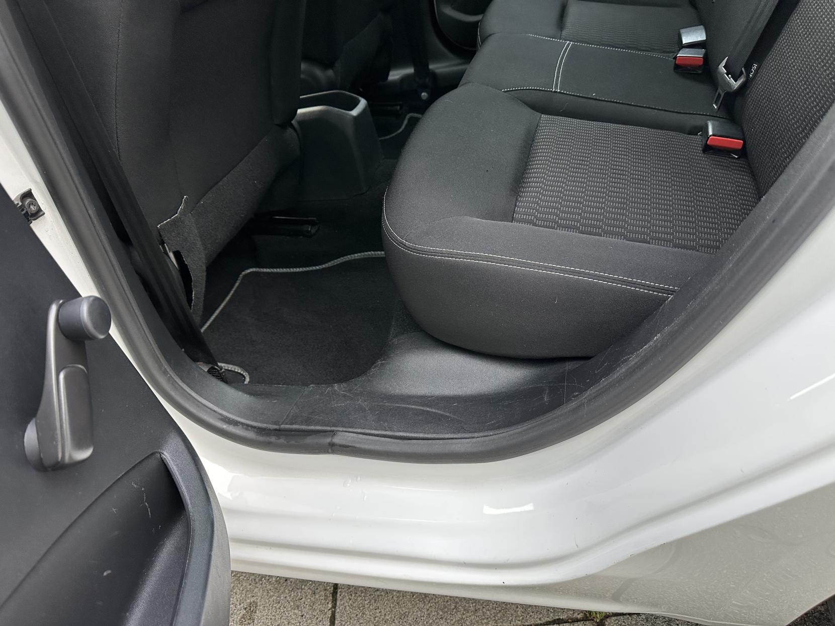 Peugeot 208 1.2 PureTech Active Hatchback 5dr Petrol Manual Euro 6 (82 ps)