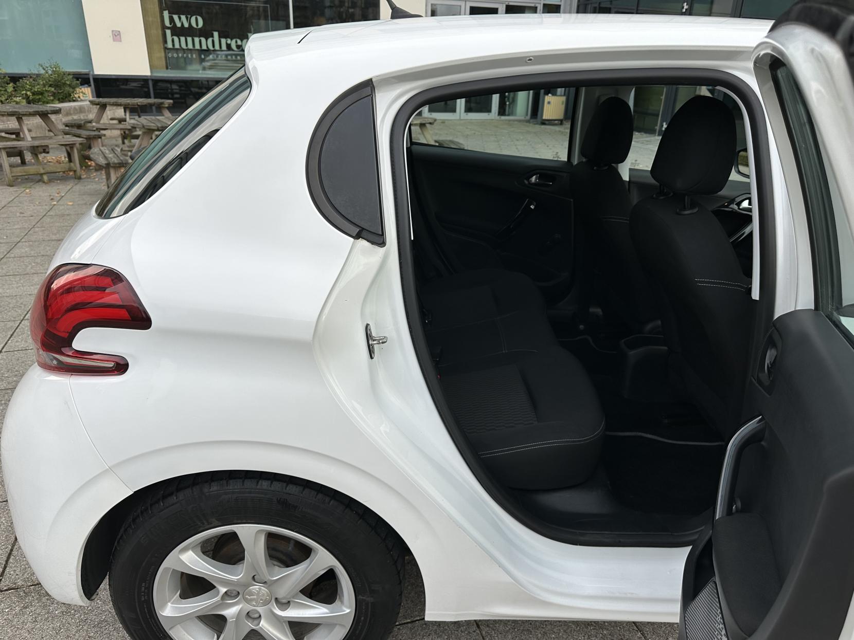 Peugeot 208 1.2 PureTech Active Hatchback 5dr Petrol Manual Euro 6 (82 ps)