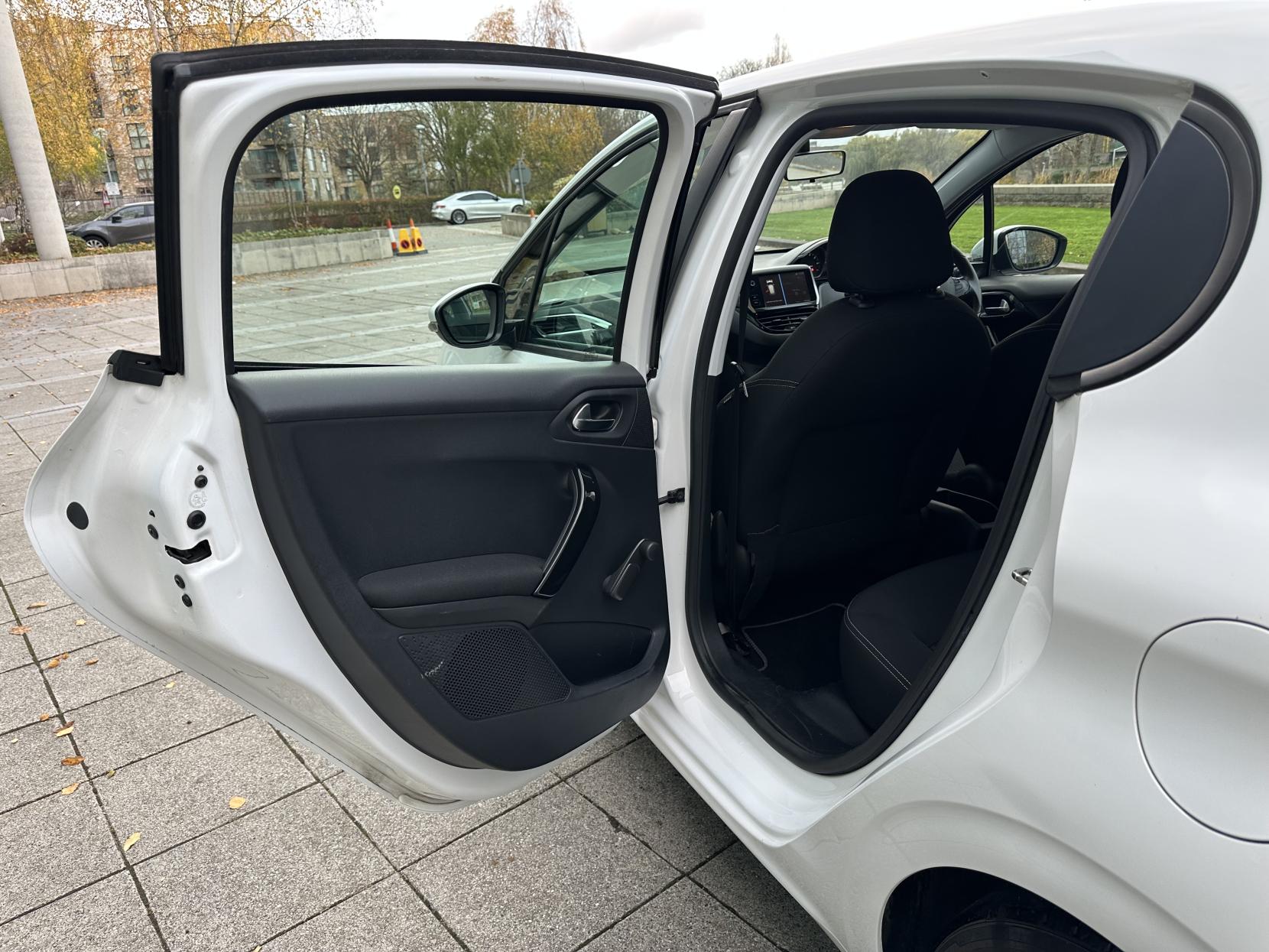 Peugeot 208 1.2 PureTech Active Hatchback 5dr Petrol Manual Euro 6 (82 ps)