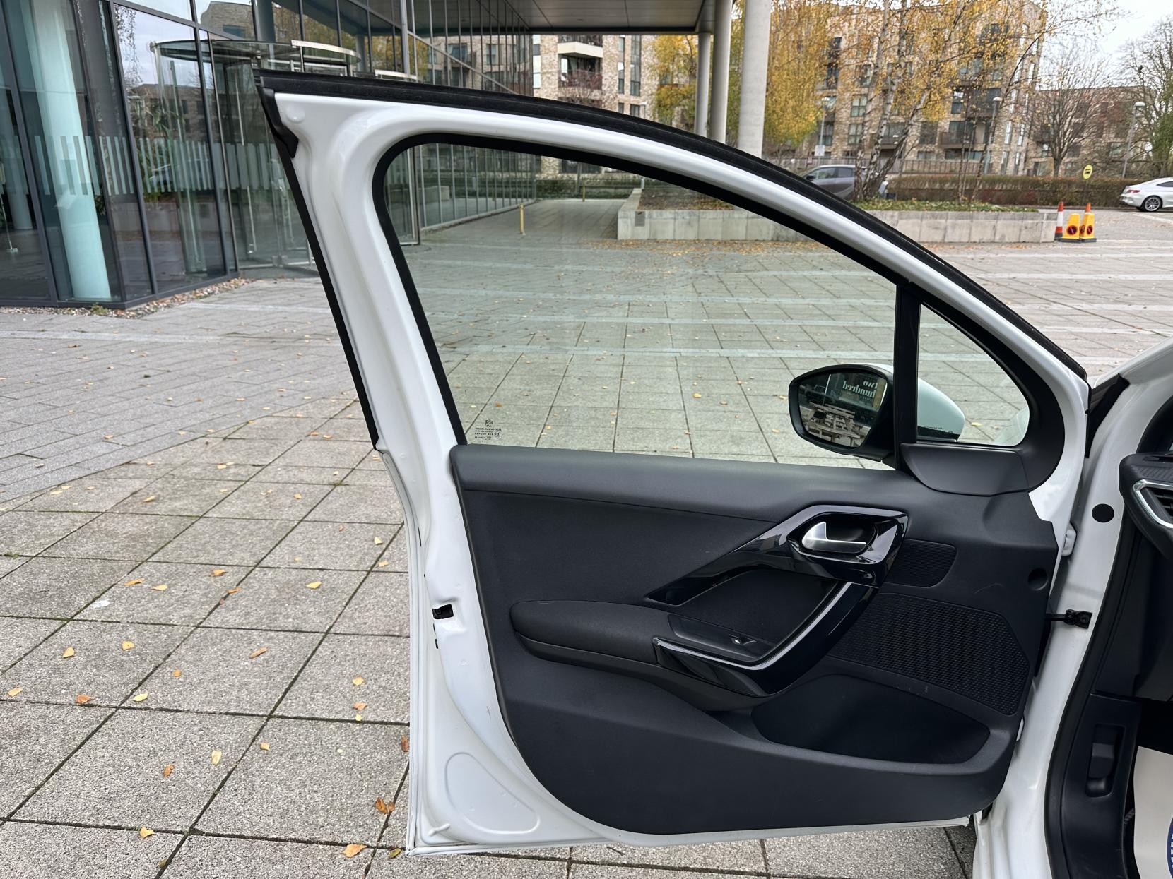 Peugeot 208 1.2 PureTech Active Hatchback 5dr Petrol Manual Euro 6 (82 ps)