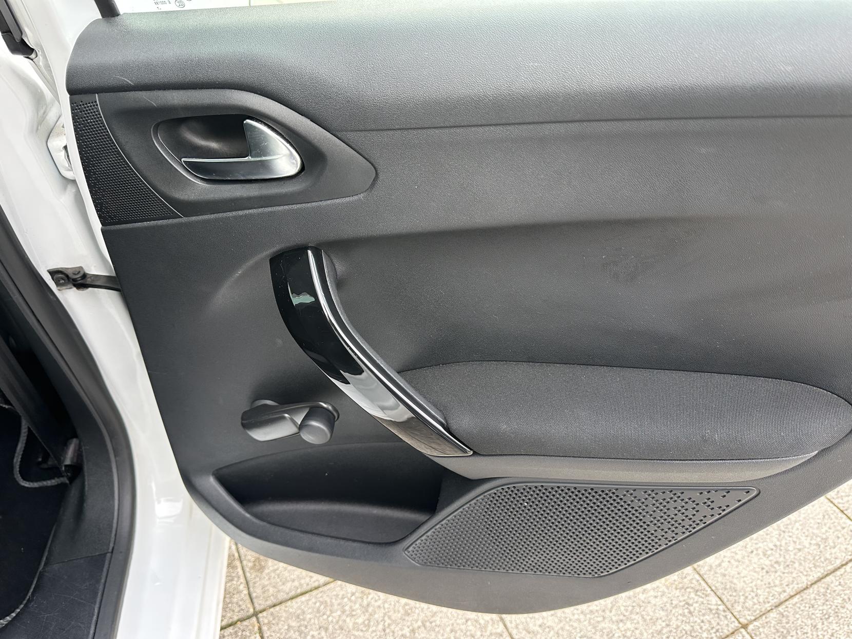 Peugeot 208 1.2 PureTech Active Hatchback 5dr Petrol Manual Euro 6 (82 ps)