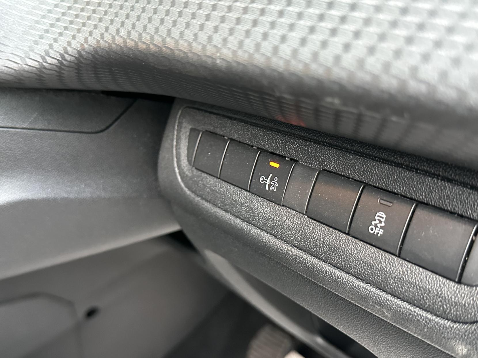 Peugeot 208 1.2 PureTech Active Hatchback 5dr Petrol Manual Euro 6 (82 ps)