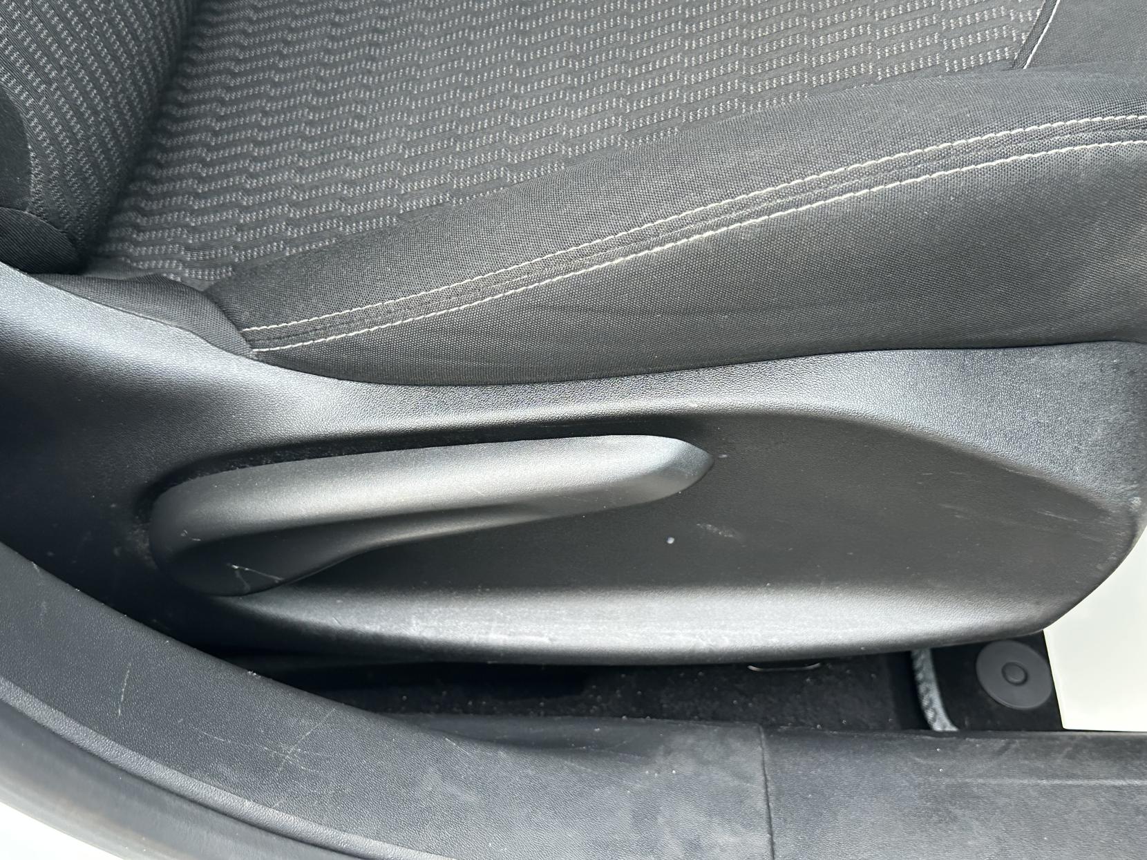 Peugeot 208 1.2 PureTech Active Hatchback 5dr Petrol Manual Euro 6 (82 ps)