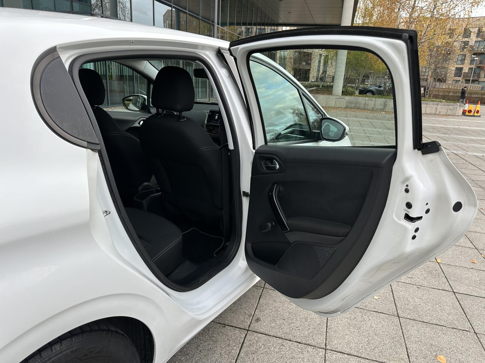 Peugeot 208 1.2 PureTech Active Hatchback 5dr Petrol Manual Euro 6 (82 ps)