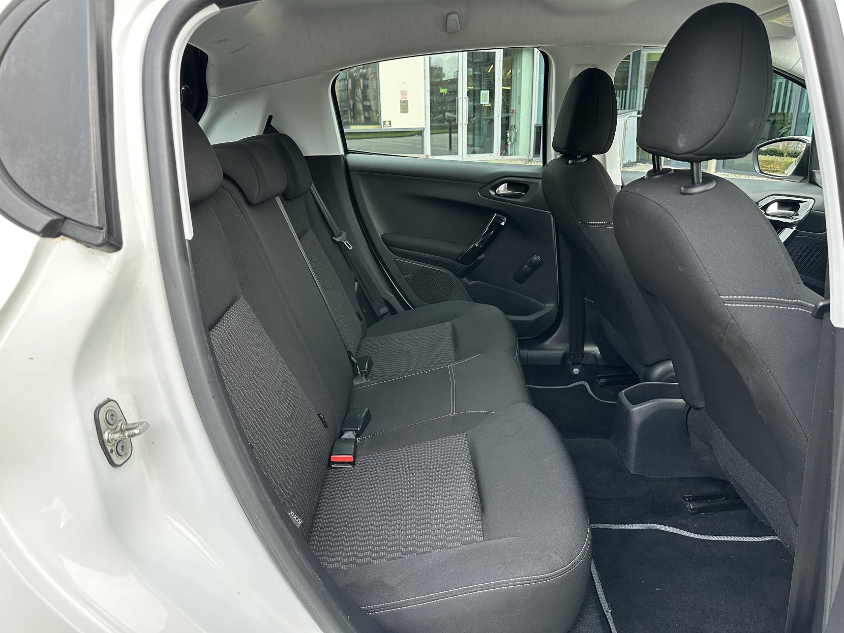 Peugeot 208 1.2 PureTech Active Hatchback 5dr Petrol Manual Euro 6 (82 ps)