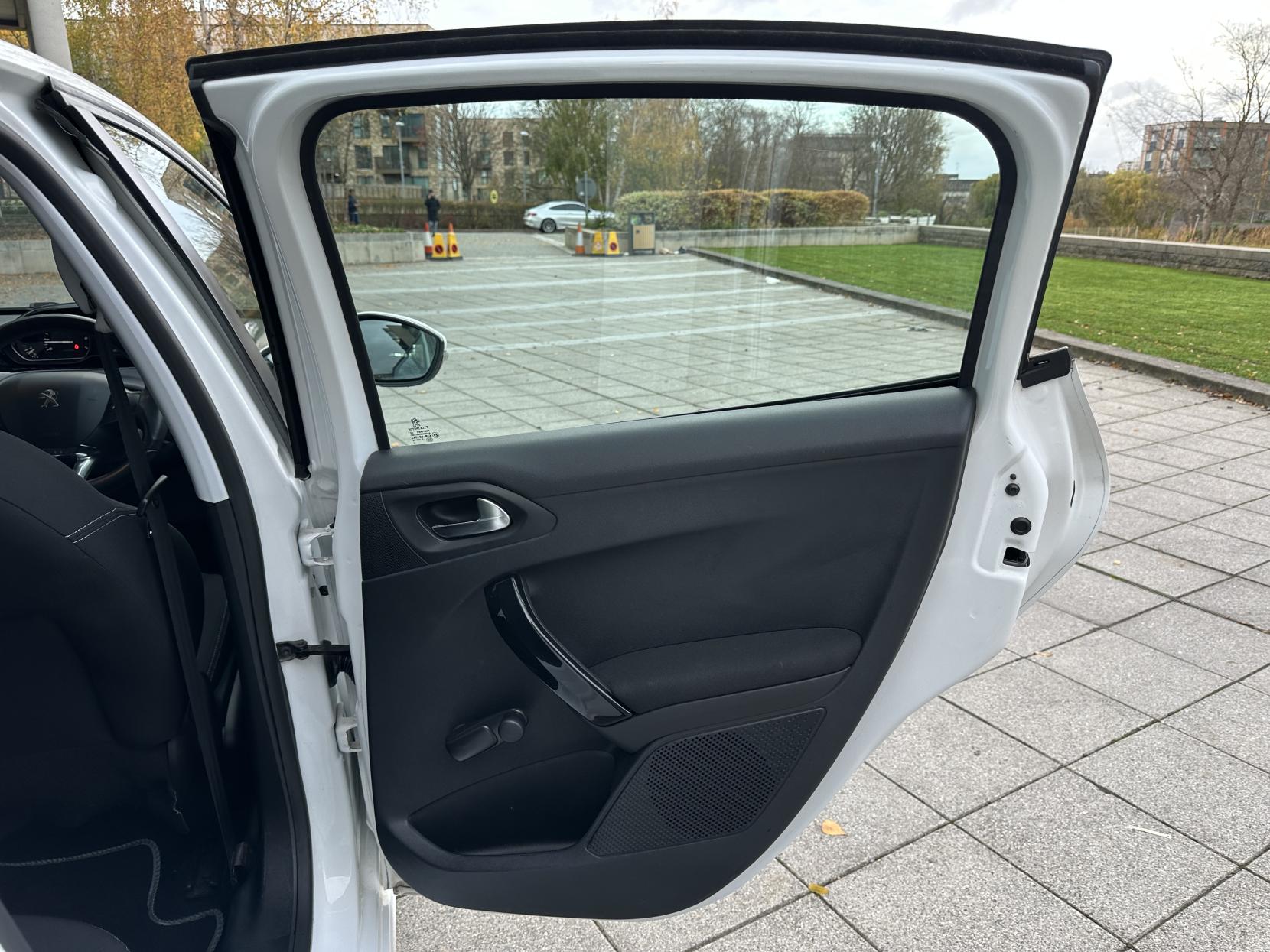 Peugeot 208 1.2 PureTech Active Hatchback 5dr Petrol Manual Euro 6 (82 ps)