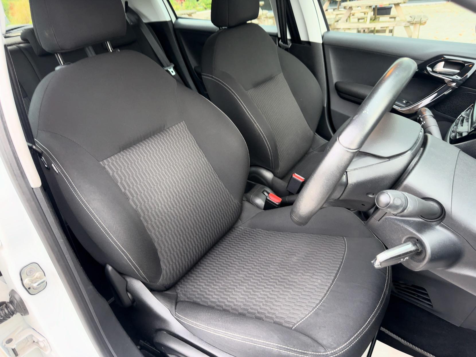 Peugeot 208 1.2 PureTech Active Hatchback 5dr Petrol Manual Euro 6 (82 ps)