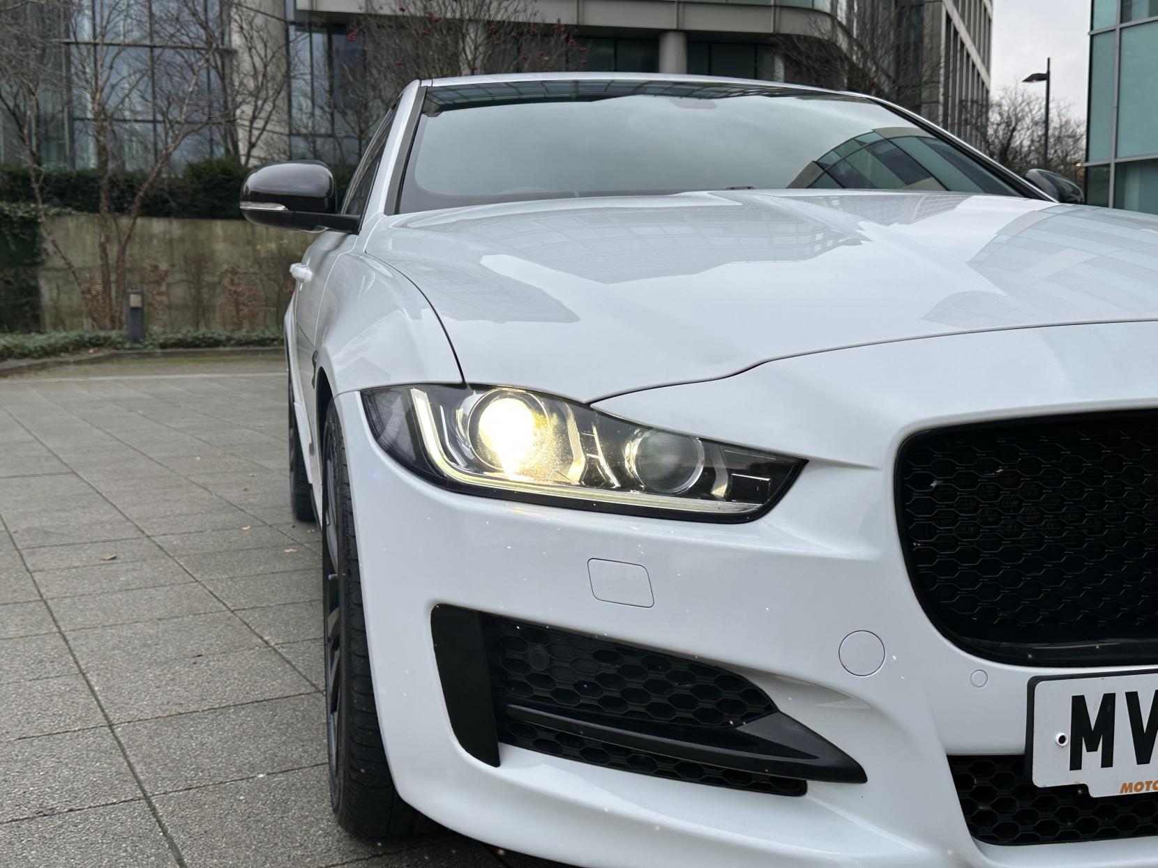 Jaguar XE 2.0d R-Sport Saloon 4dr Diesel Auto Euro 6 (s/s) (180 ps)