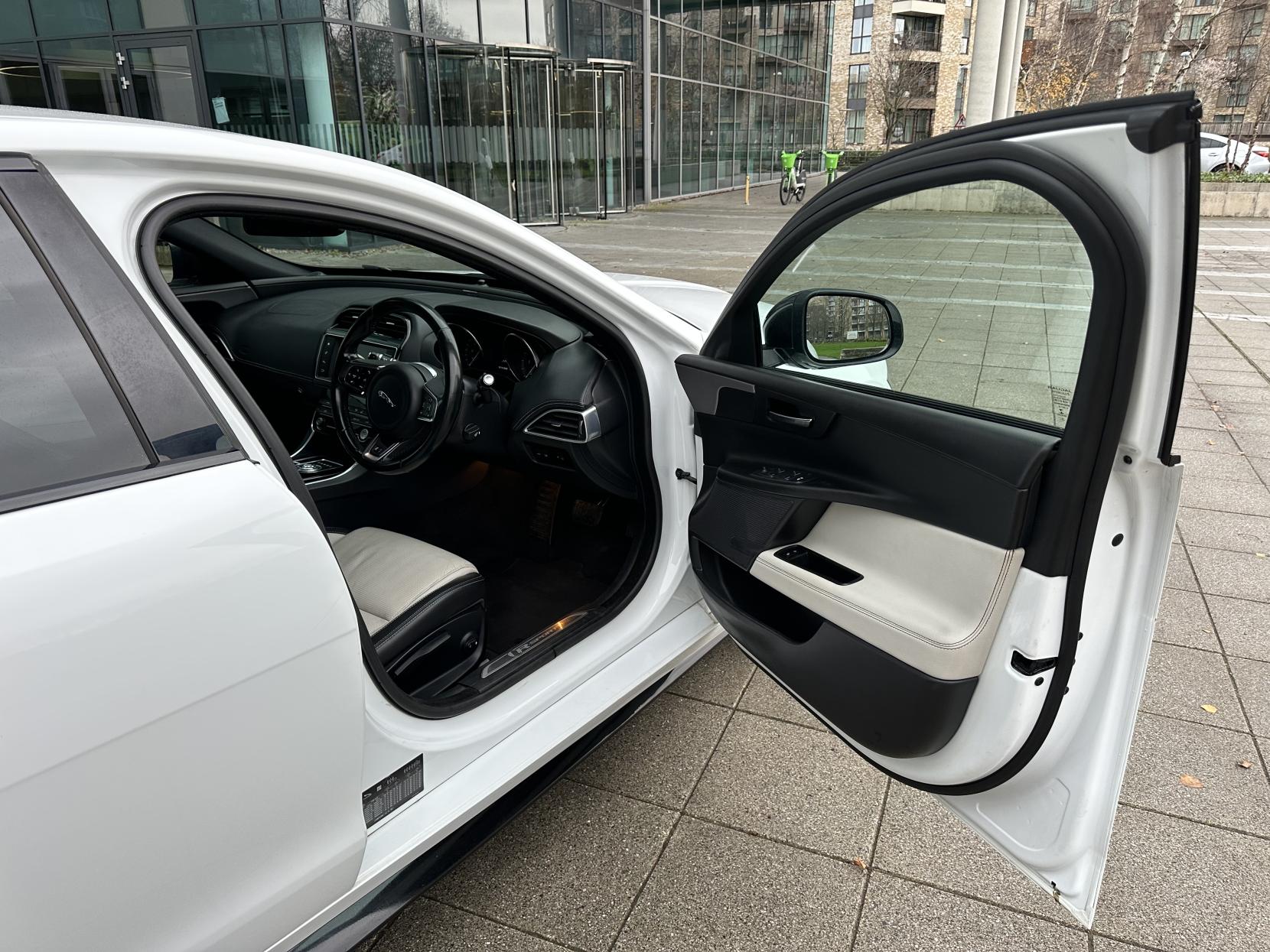 Jaguar XE 2.0d R-Sport Saloon 4dr Diesel Auto Euro 6 (s/s) (180 ps)