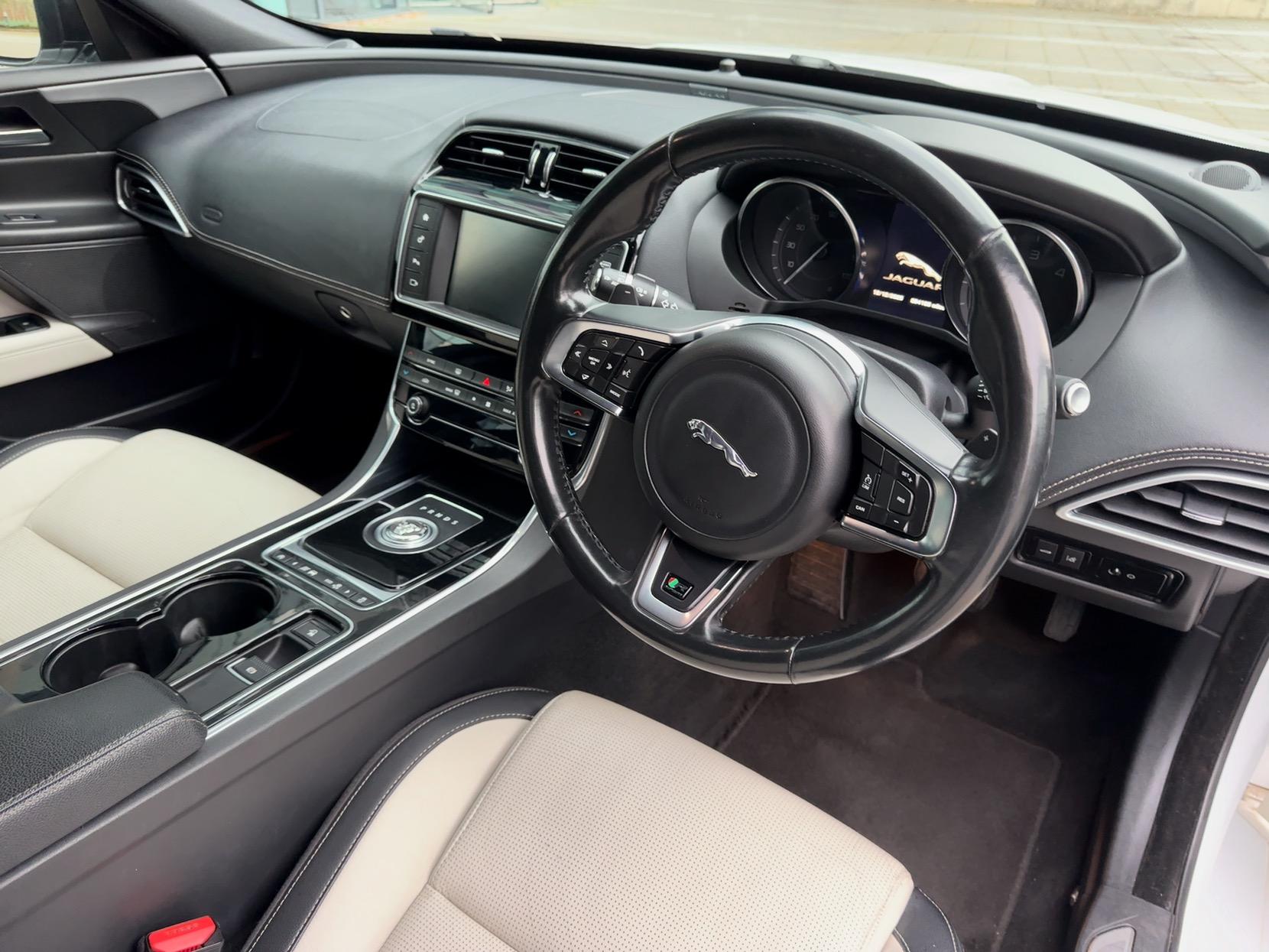 Jaguar XE 2.0d R-Sport Saloon 4dr Diesel Auto Euro 6 (s/s) (180 ps)