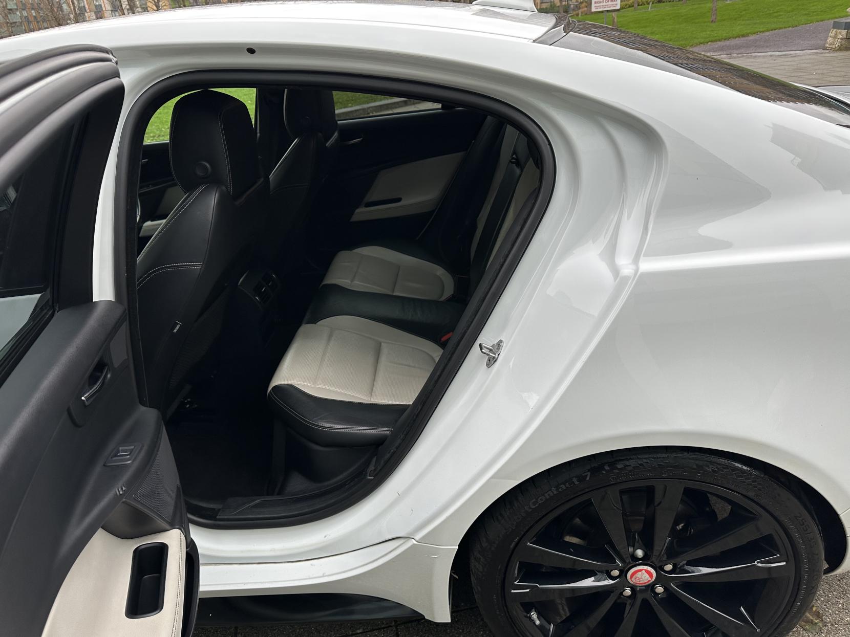 Jaguar XE 2.0d R-Sport Saloon 4dr Diesel Auto Euro 6 (s/s) (180 ps)