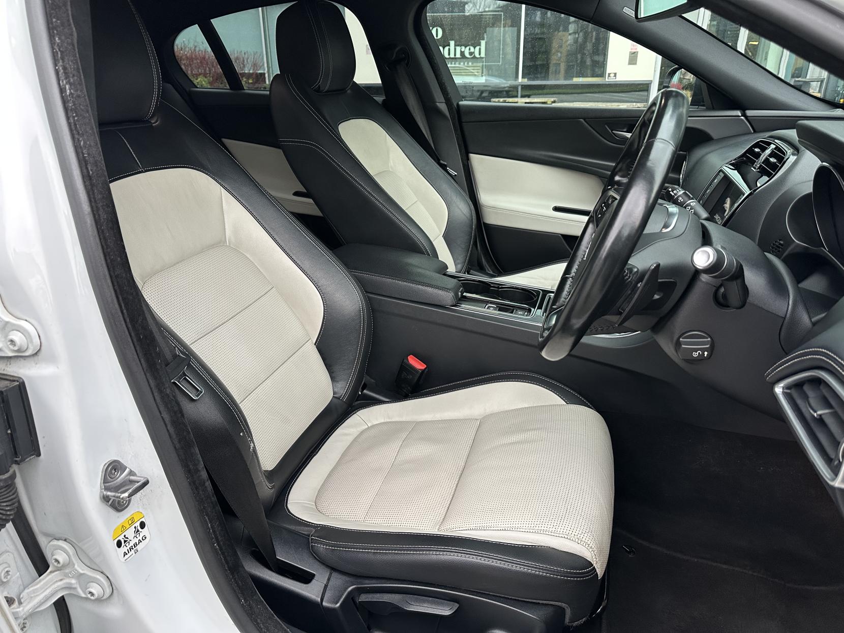 Jaguar XE 2.0d R-Sport Saloon 4dr Diesel Auto Euro 6 (s/s) (180 ps)