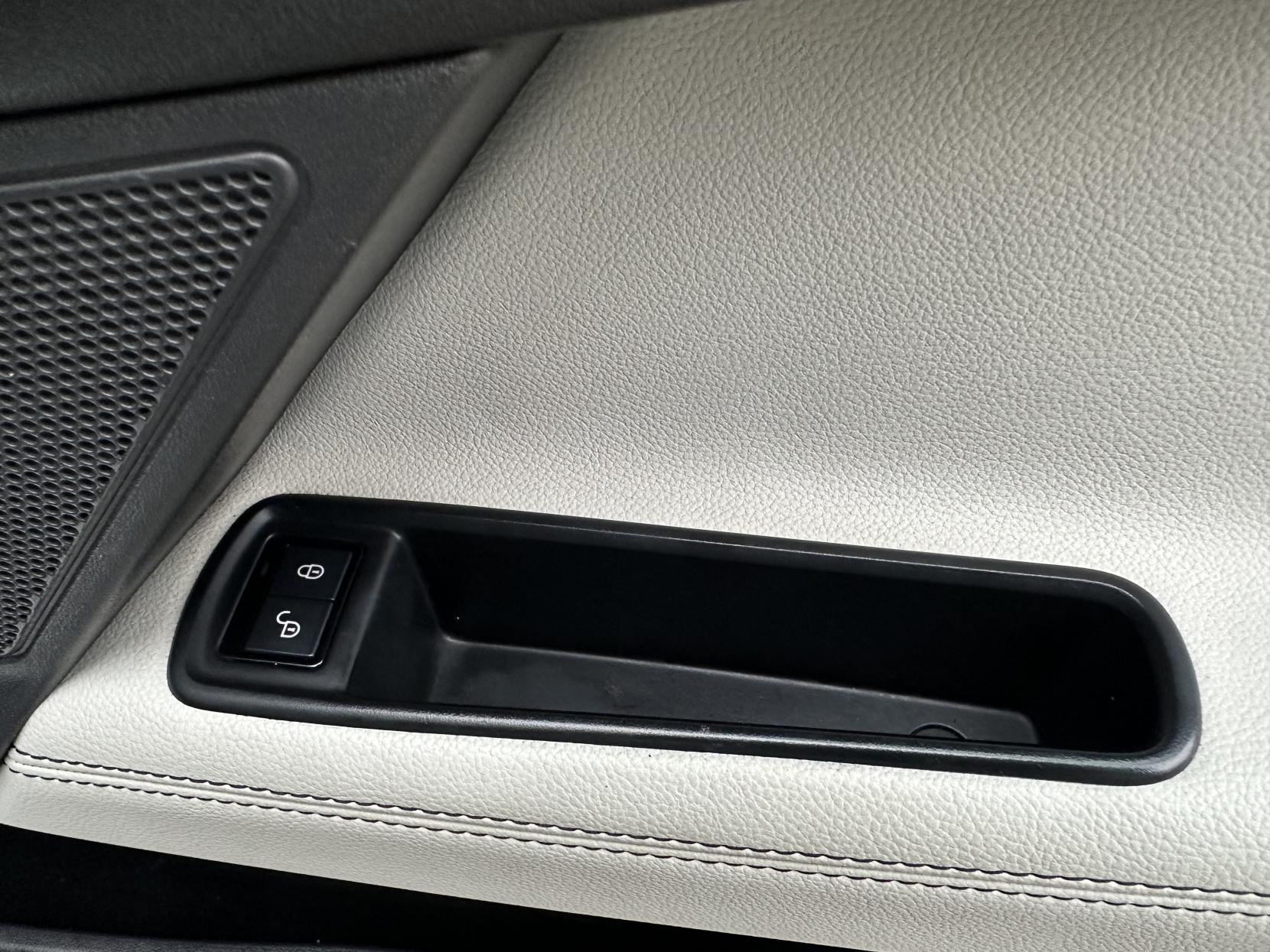 Jaguar XE 2.0d R-Sport Saloon 4dr Diesel Auto Euro 6 (s/s) (180 ps)