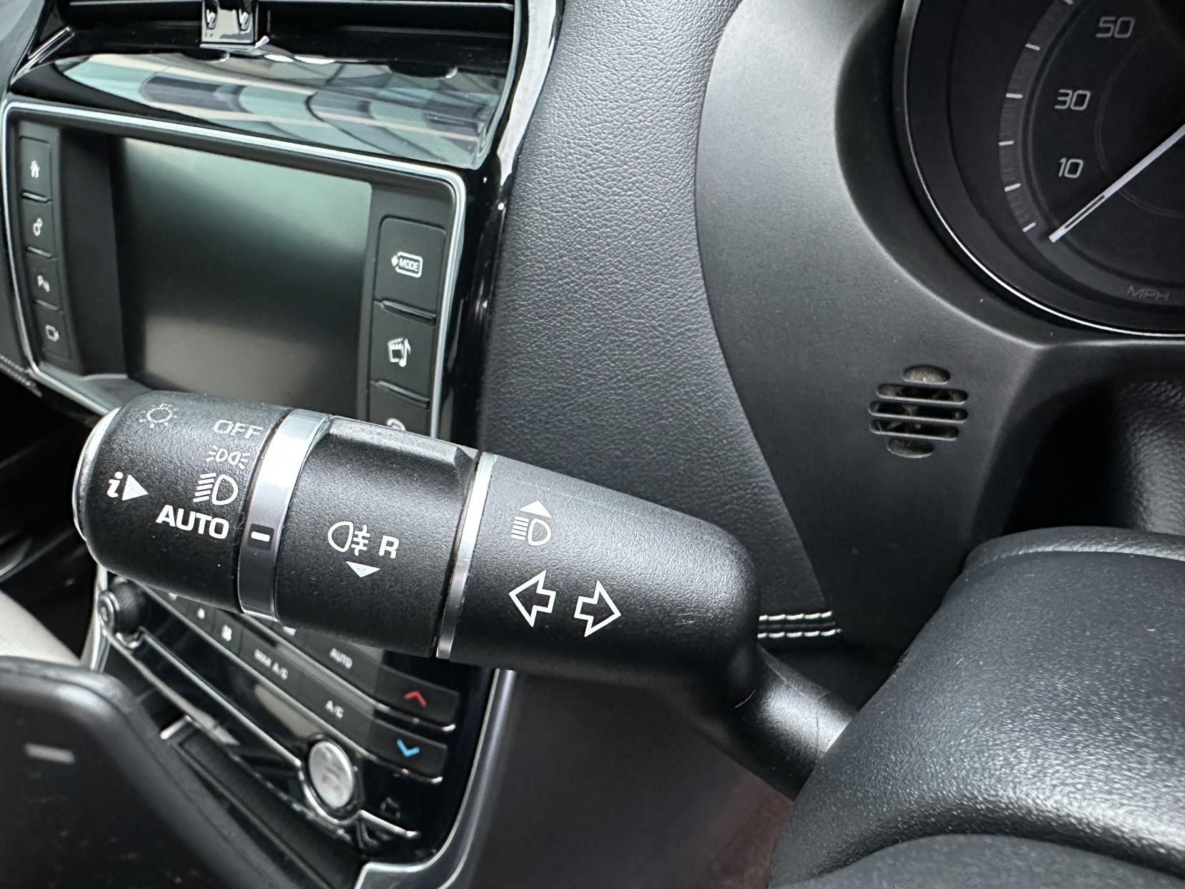 Jaguar XE 2.0d R-Sport Saloon 4dr Diesel Auto Euro 6 (s/s) (180 ps)