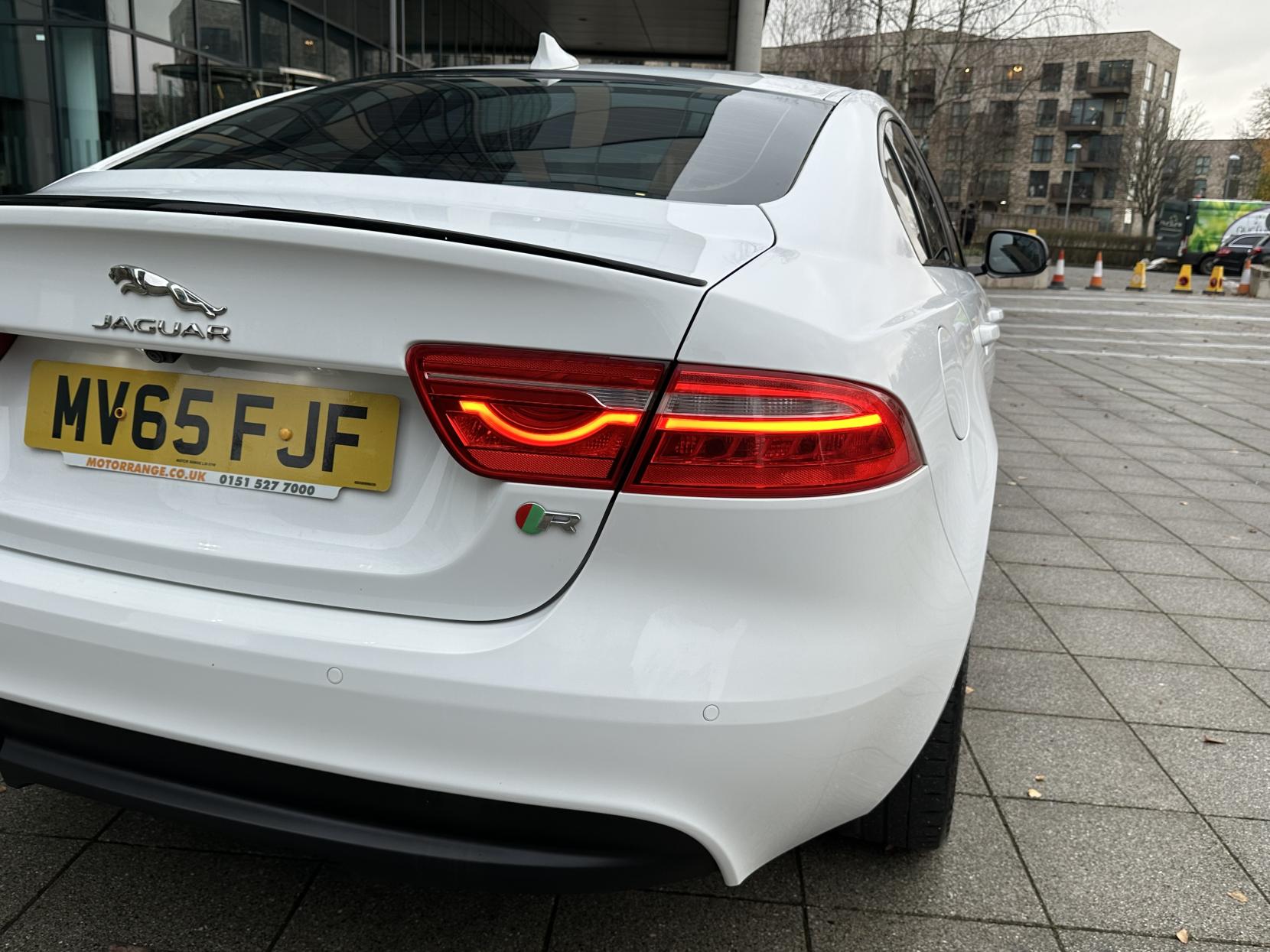 Jaguar XE 2.0d R-Sport Saloon 4dr Diesel Auto Euro 6 (s/s) (180 ps)