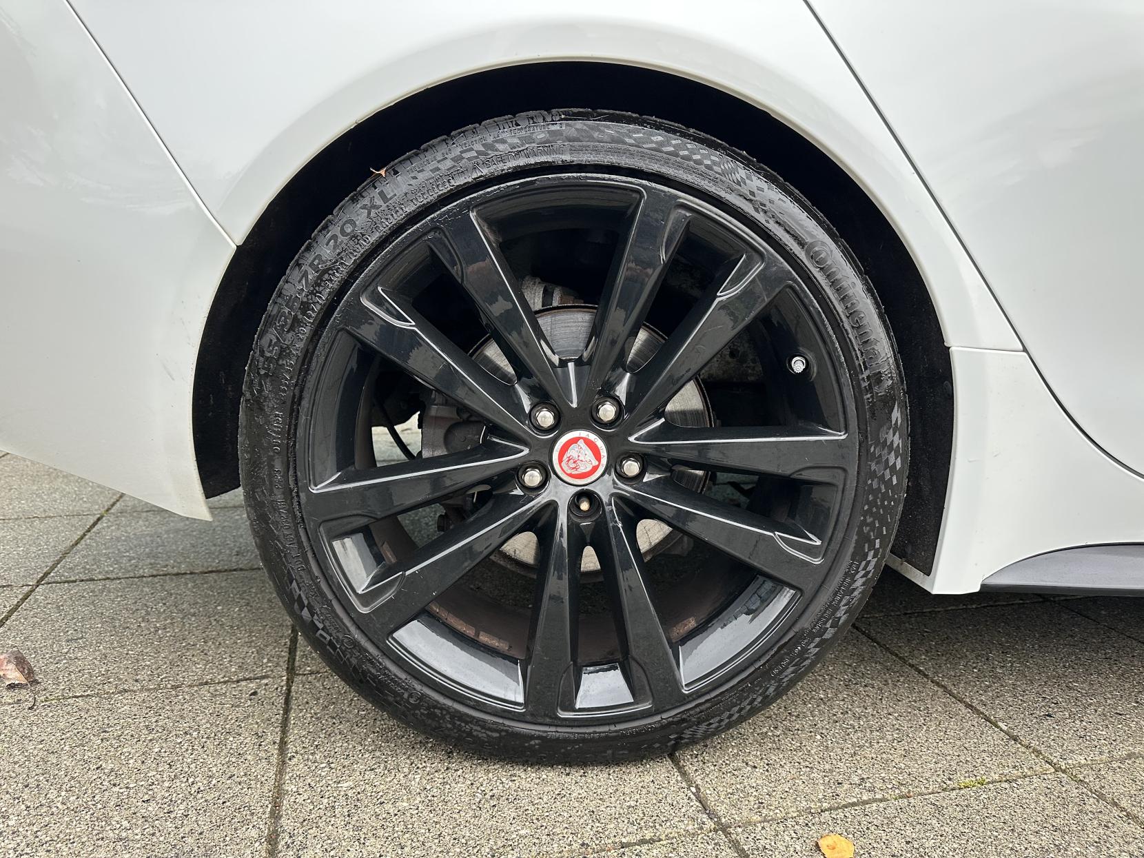 Jaguar XE 2.0d R-Sport Saloon 4dr Diesel Auto Euro 6 (s/s) (180 ps)