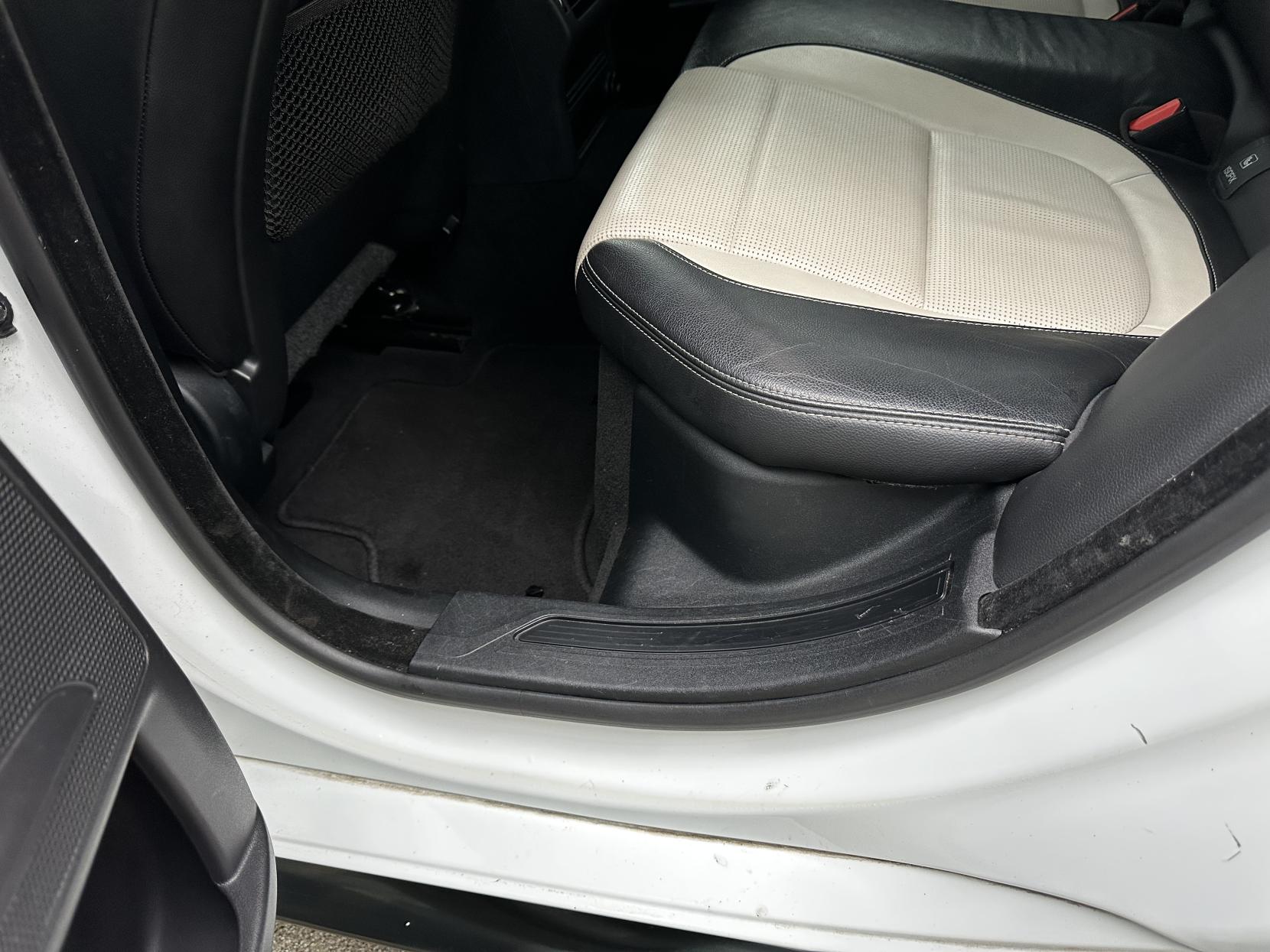 Jaguar XE 2.0d R-Sport Saloon 4dr Diesel Auto Euro 6 (s/s) (180 ps)