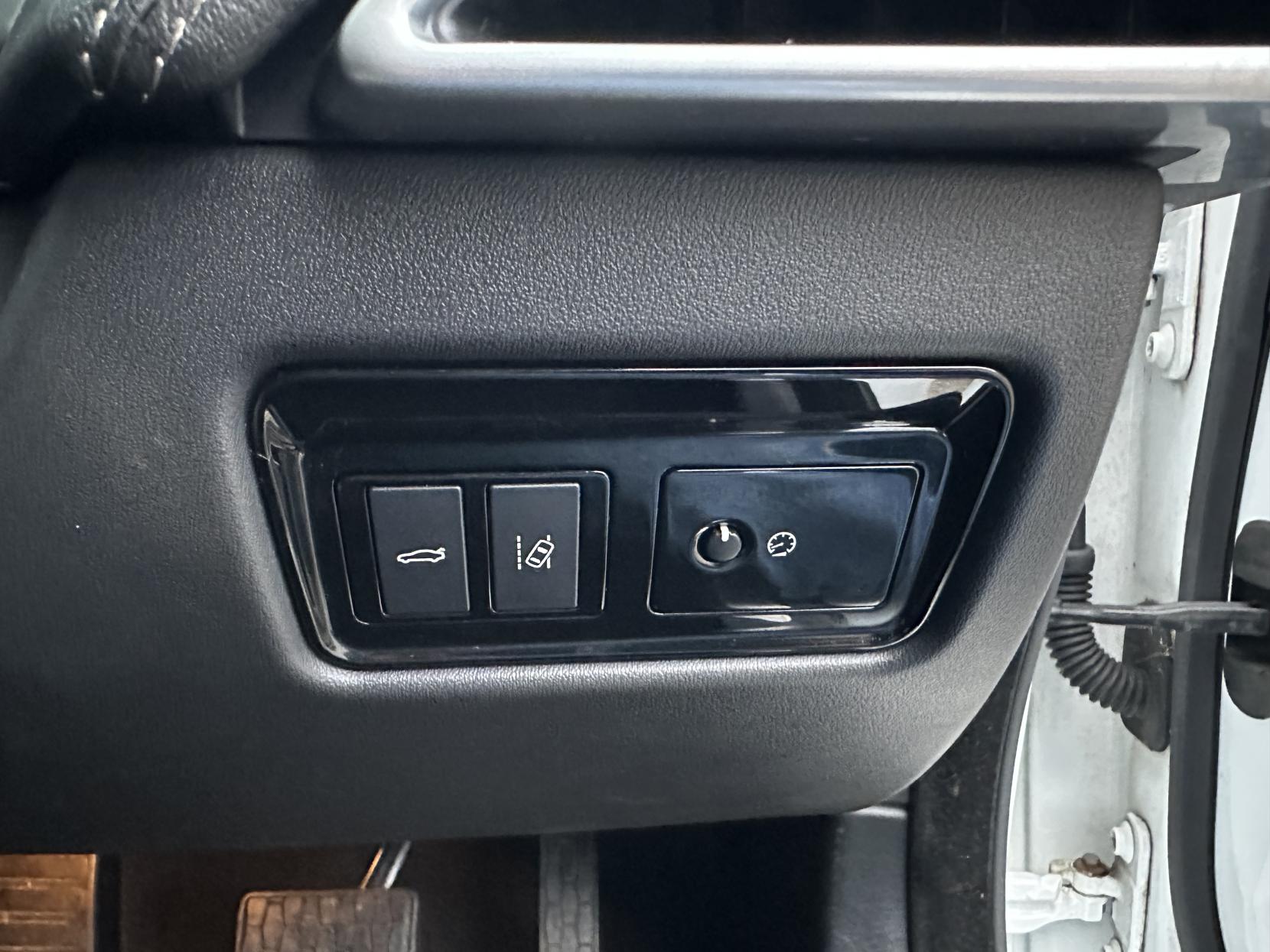 Jaguar XE 2.0d R-Sport Saloon 4dr Diesel Auto Euro 6 (s/s) (180 ps)